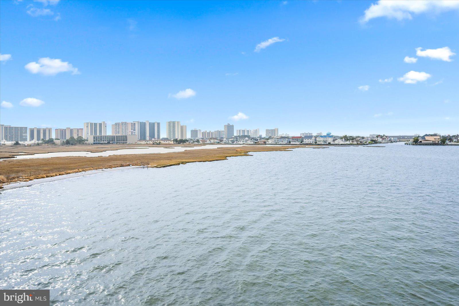 CAINE HARBOR MILE - Residential