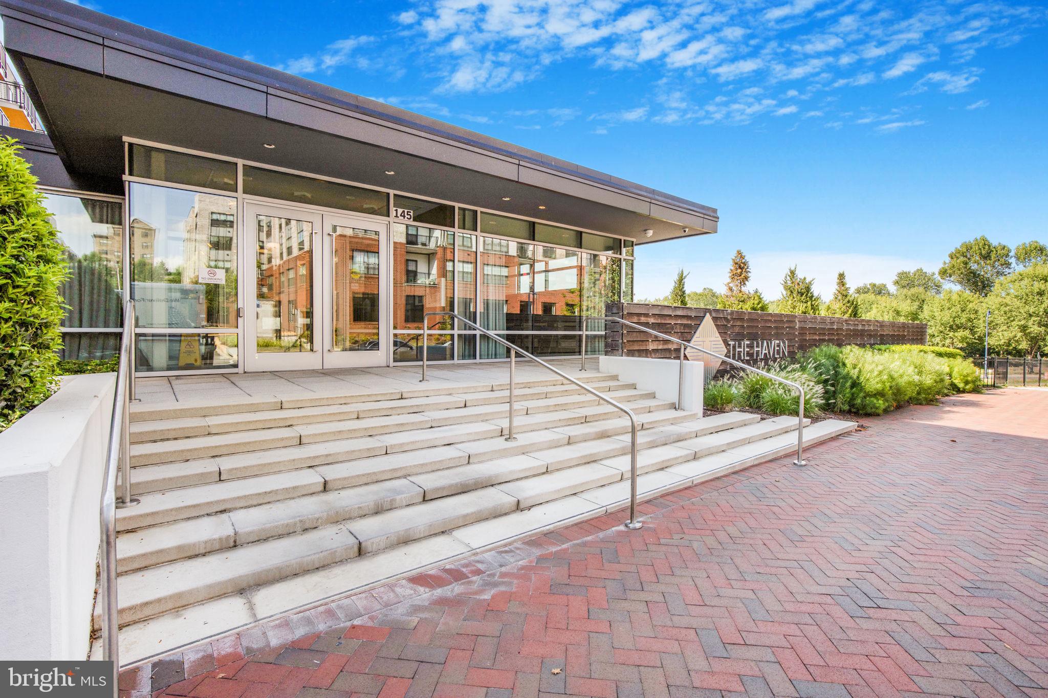 145 RIVERHAVEN DRIVE 422