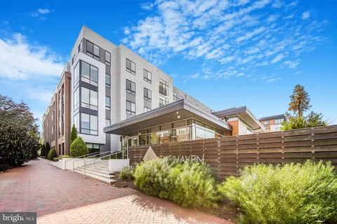 145 Riverhaven Drive Unit 422, Oxon Hill, MD MLS: MDPG2181698