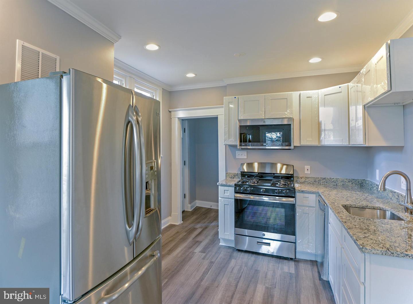 HOWARD PARK - Residential Lease