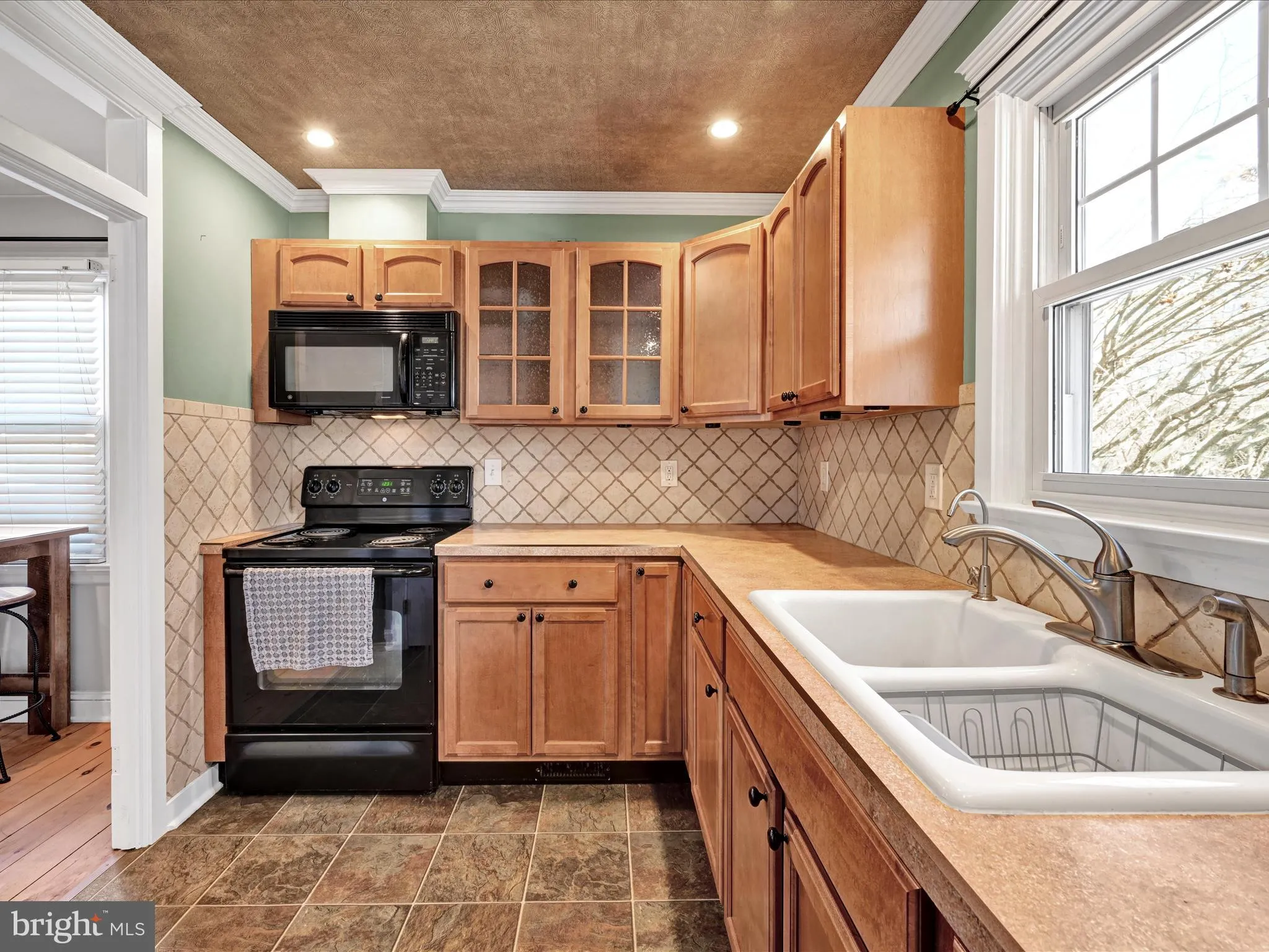 Lancaster, Pennsylvania 17602, United States, 2 Bedrooms Bedrooms, ,1 BathroomBathrooms,Residential,Pending,86104