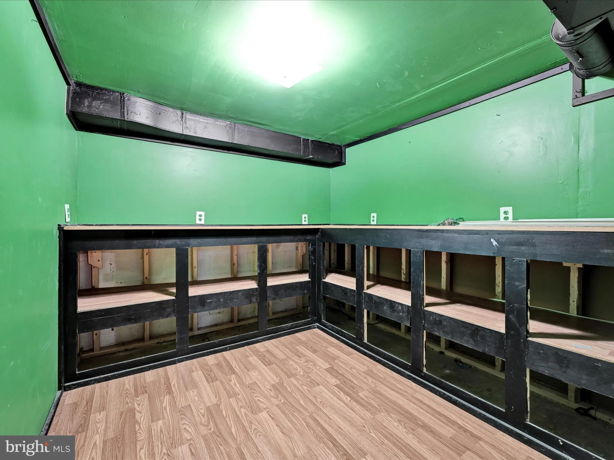 Lancaster, Pennsylvania 17602, United States, 2 Bedrooms Bedrooms, ,1 BathroomBathrooms,Residential,Pending,86104