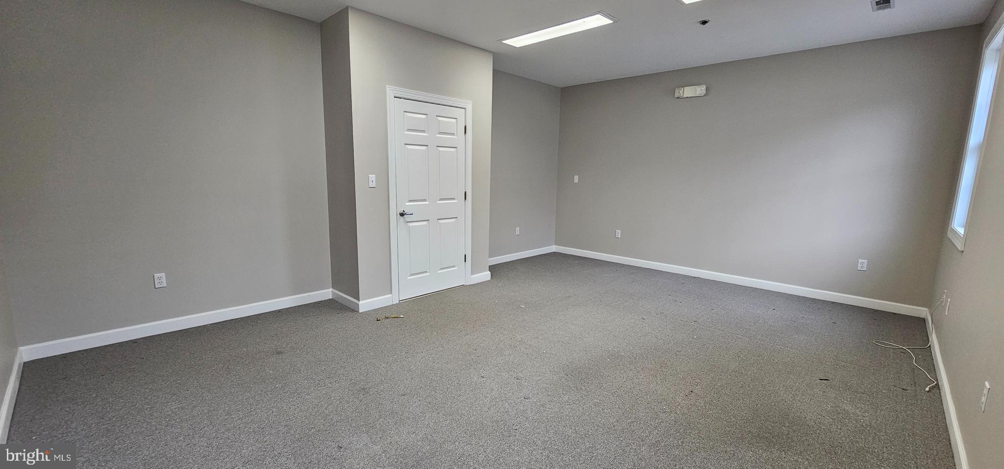 17577 NASSAU COMMONS BOULEVARD 204