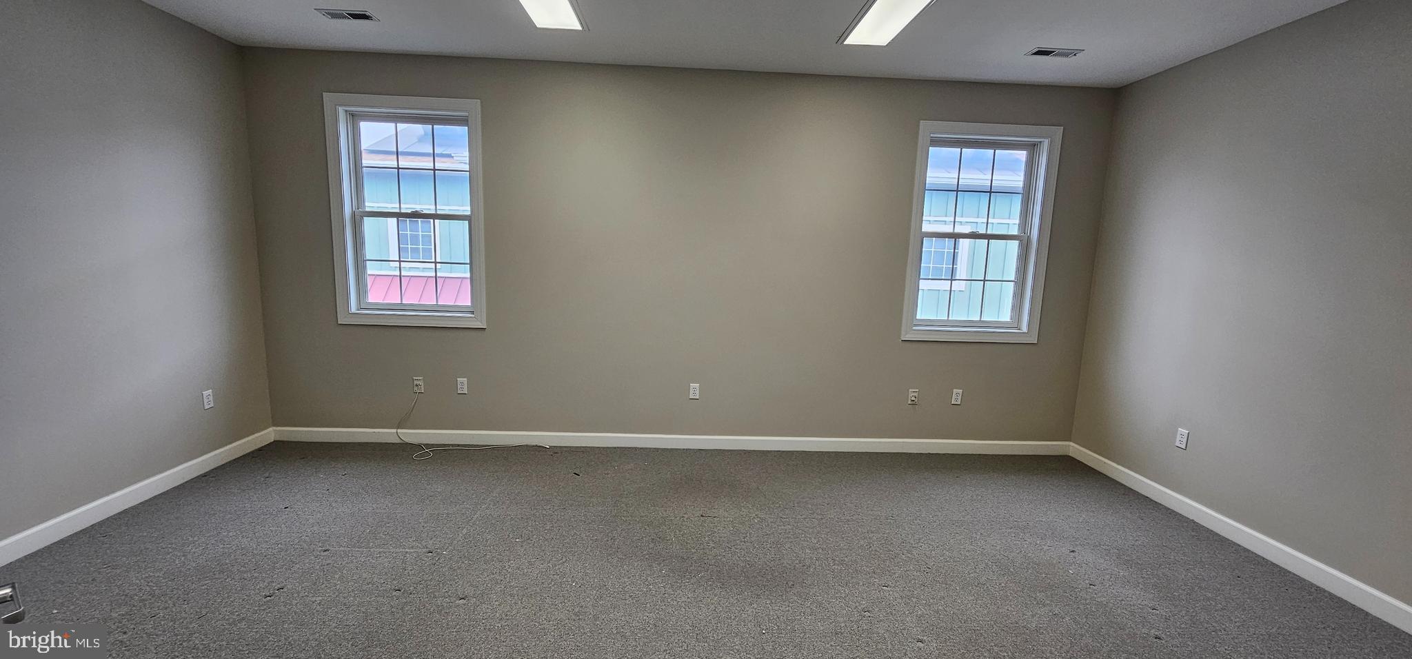 17577 NASSAU COMMONS BOULEVARD 204