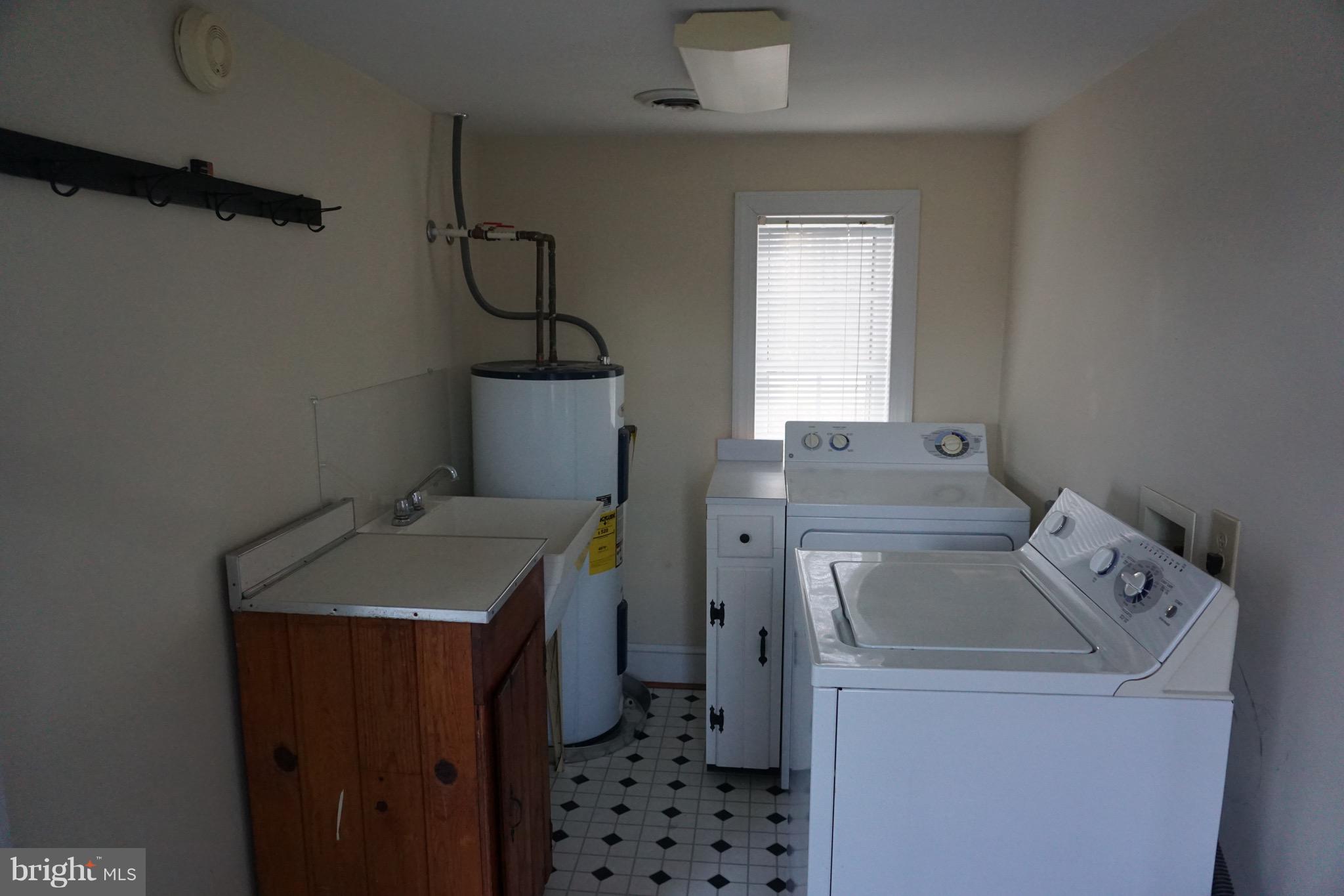 HARTWOOD - Residential Lease