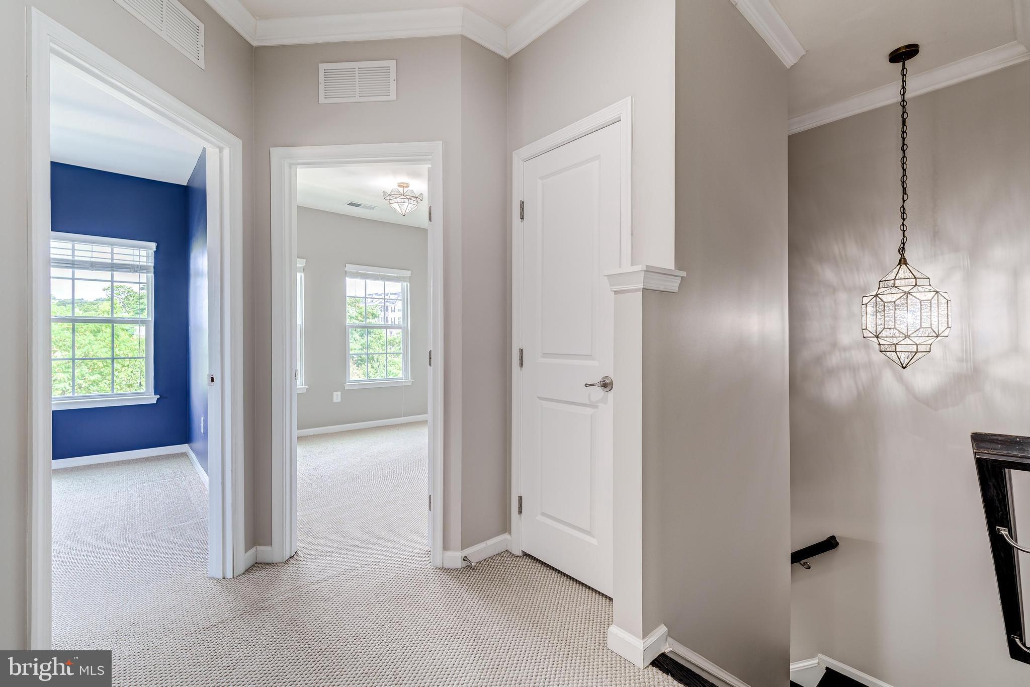 VANTAGE POINT SOUTH - Residential