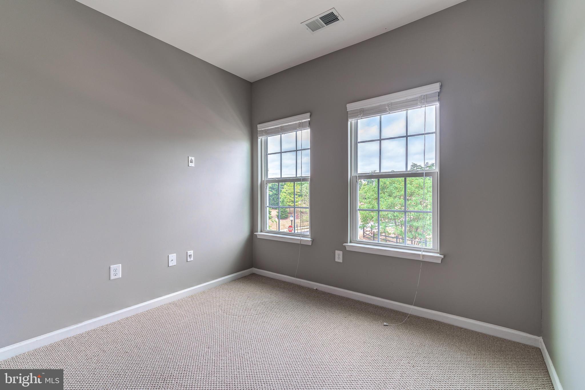 VANTAGE POINT SOUTH - Residential