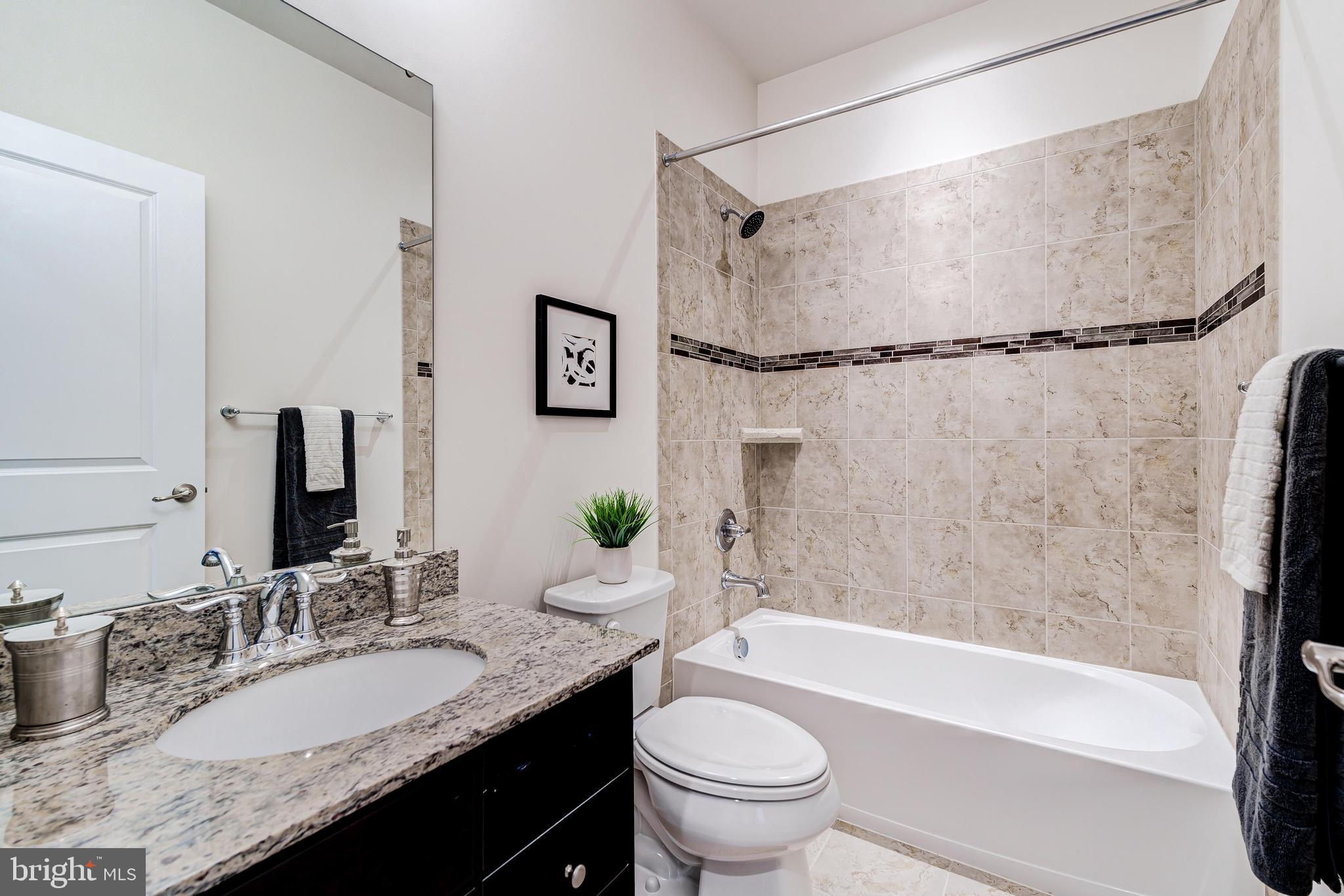 VANTAGE POINT SOUTH - Residential