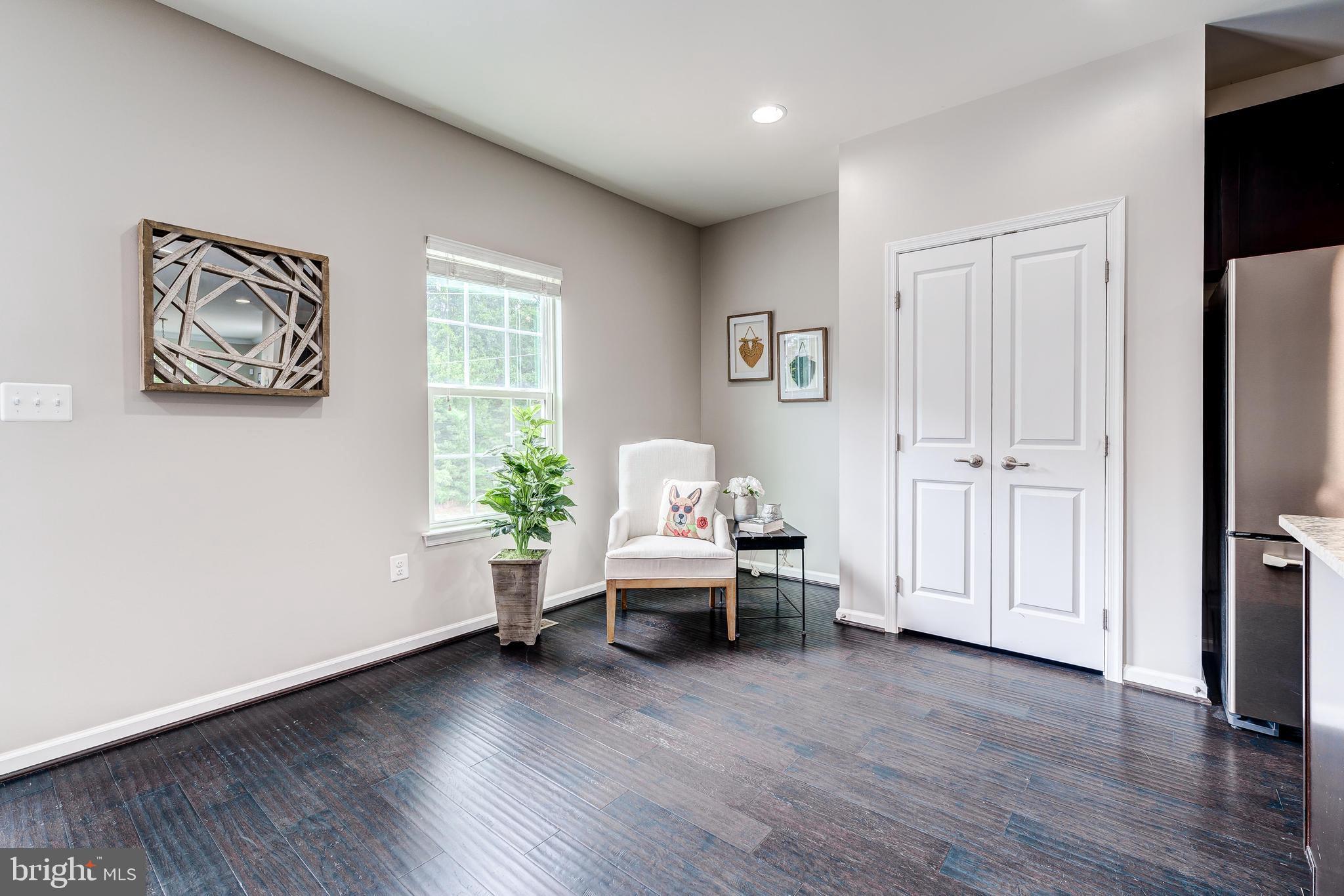 VANTAGE POINT SOUTH - Residential