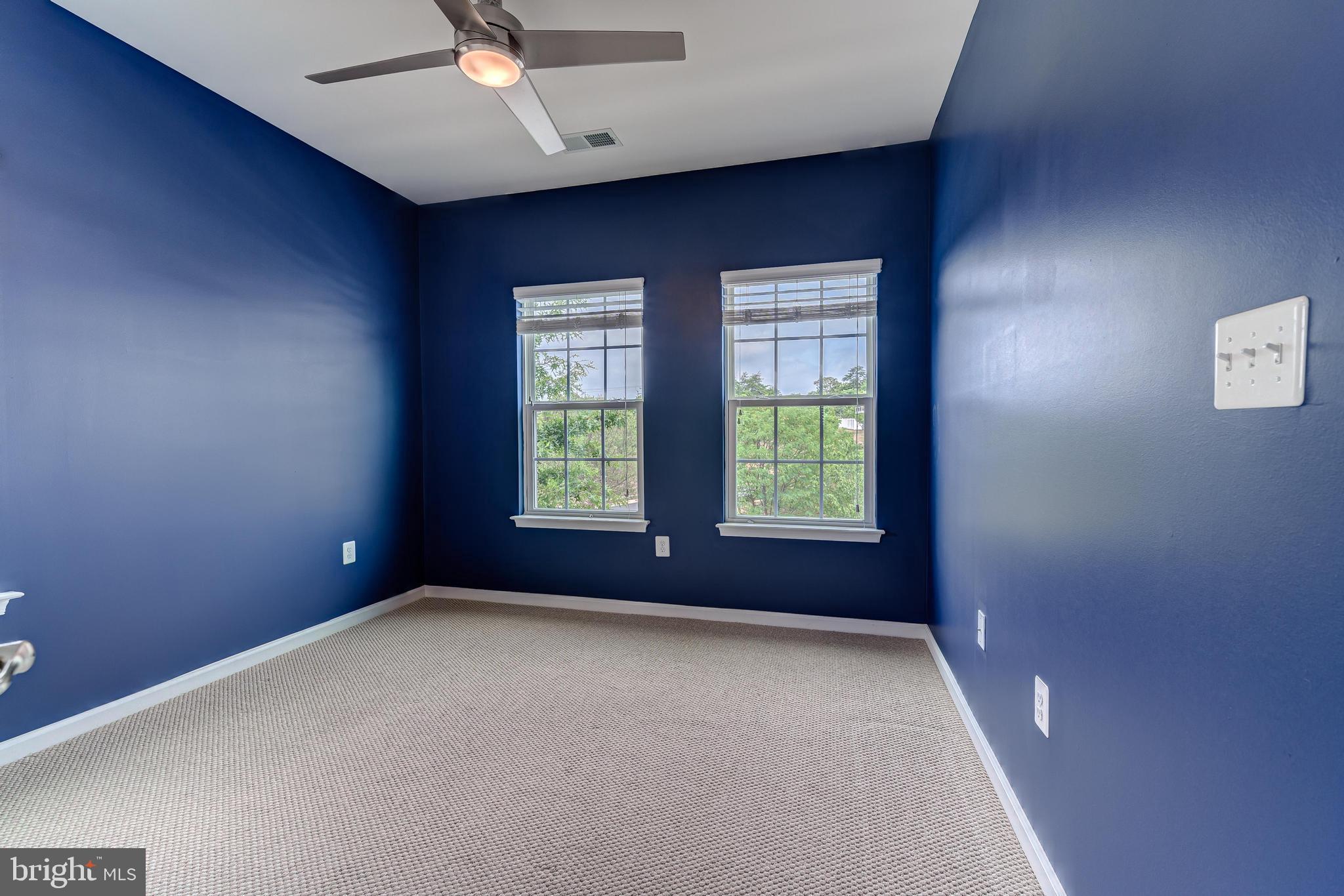 VANTAGE POINT SOUTH - Residential