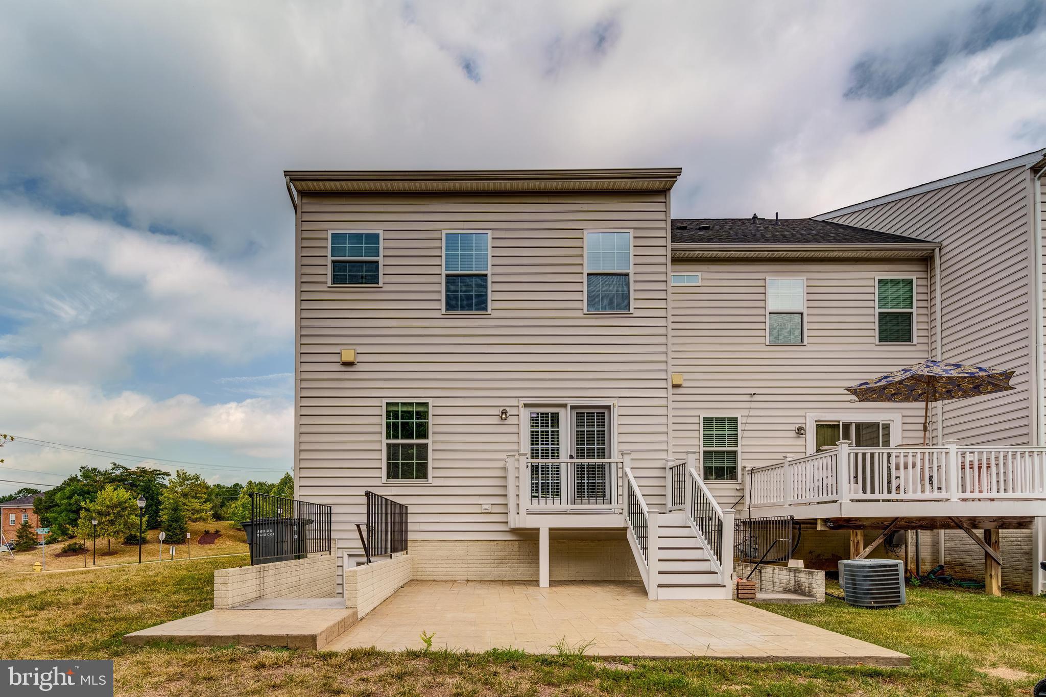 VANTAGE POINT SOUTH - Residential