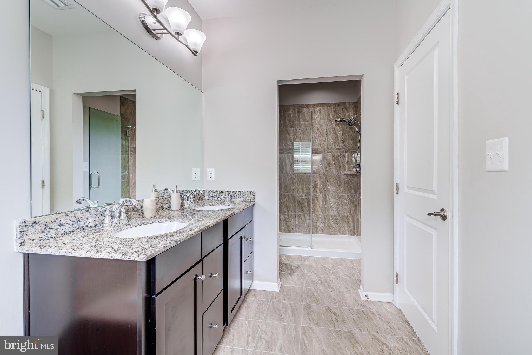 VANTAGE POINT SOUTH - Residential