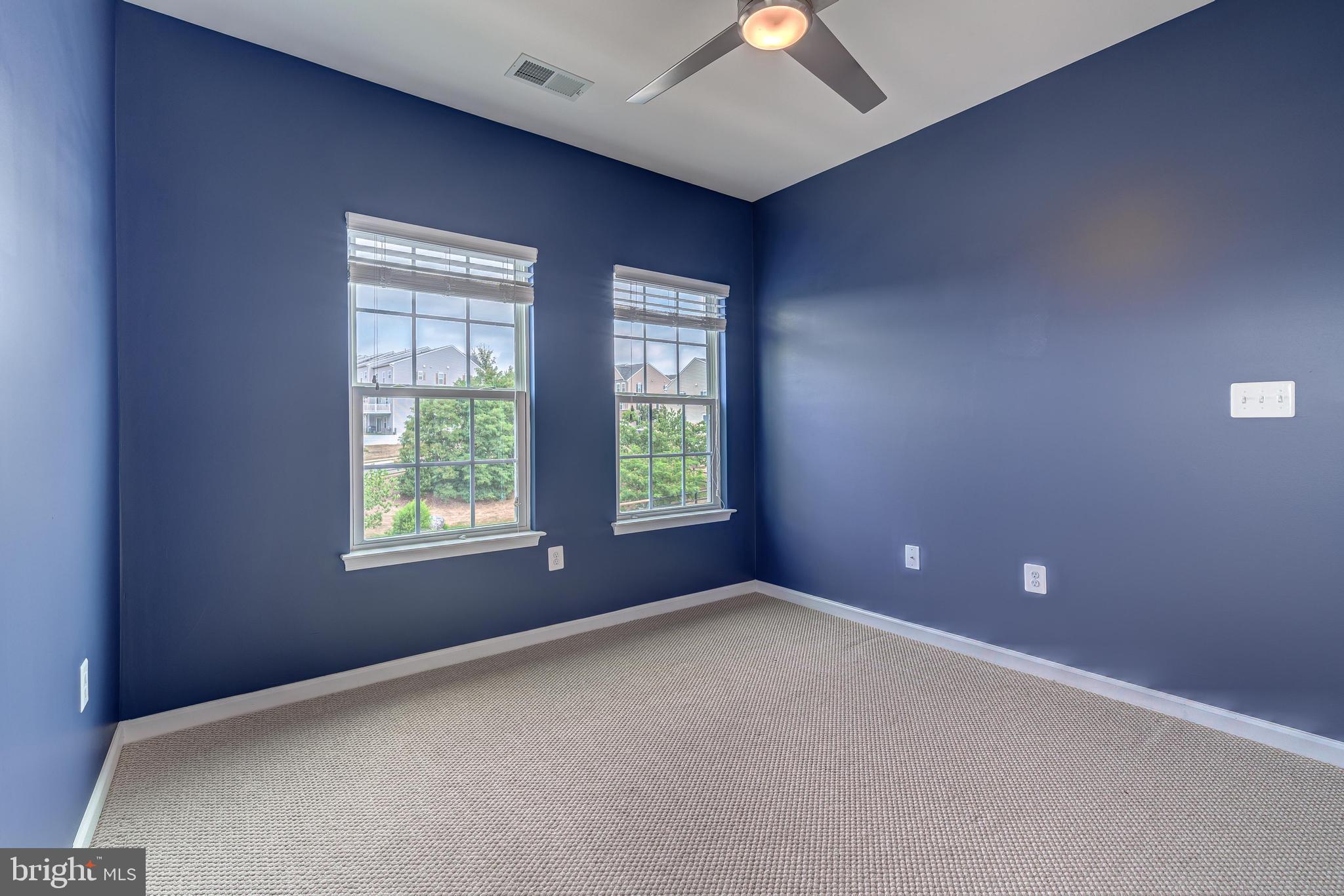 VANTAGE POINT SOUTH - Residential