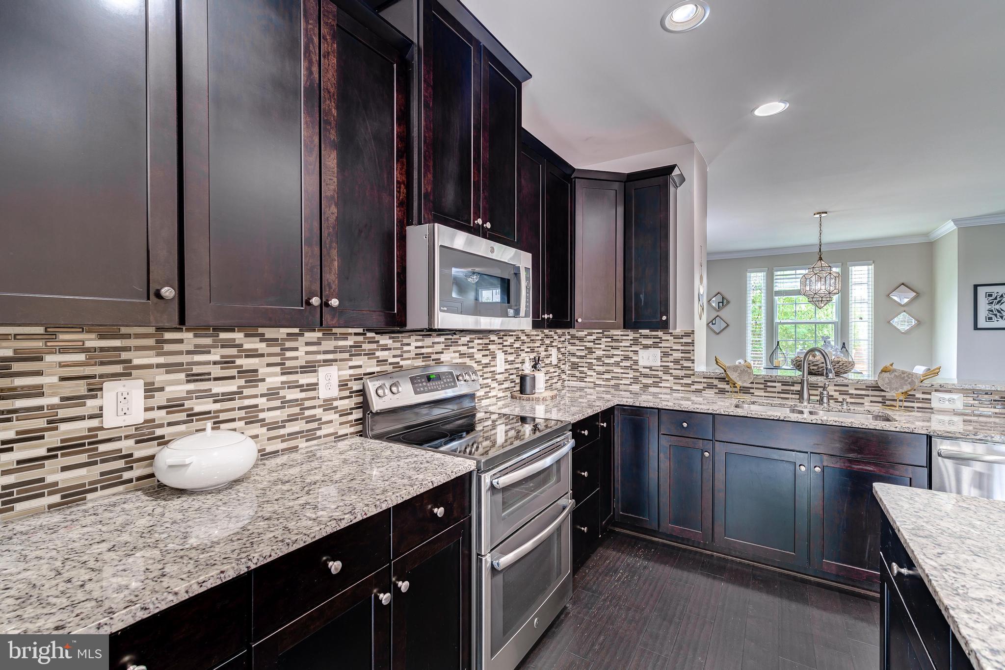 VANTAGE POINT SOUTH - Residential