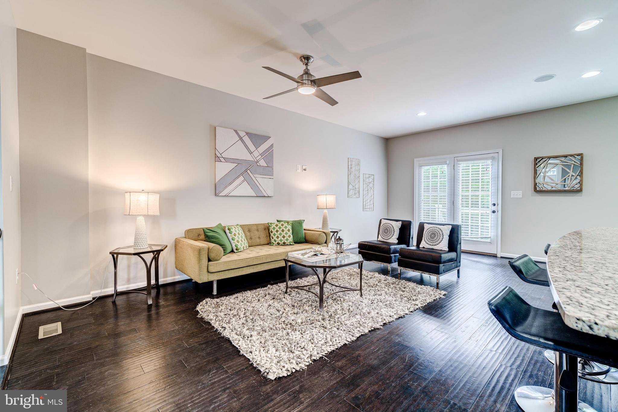 VANTAGE POINT SOUTH - Residential