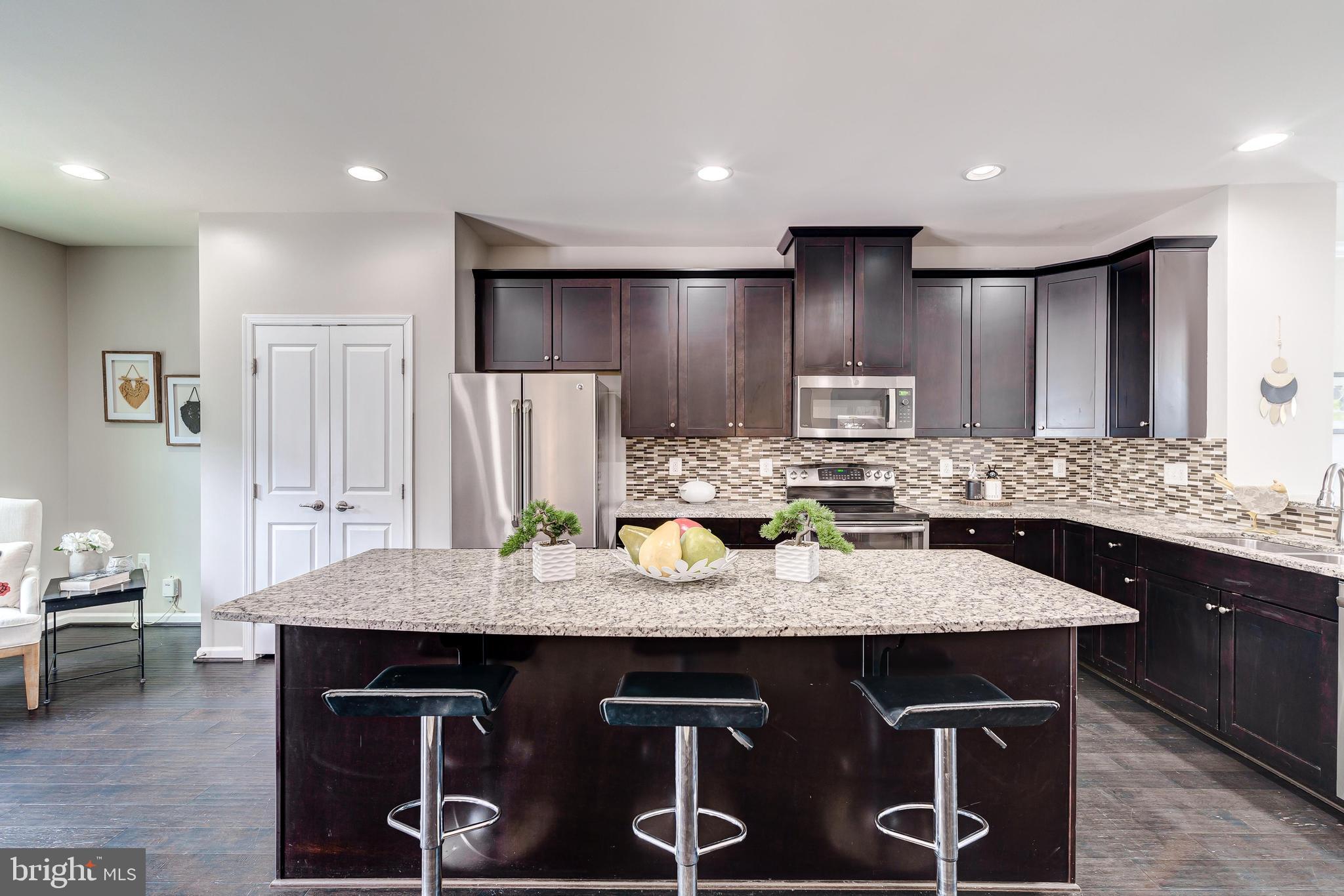 VANTAGE POINT SOUTH - Residential