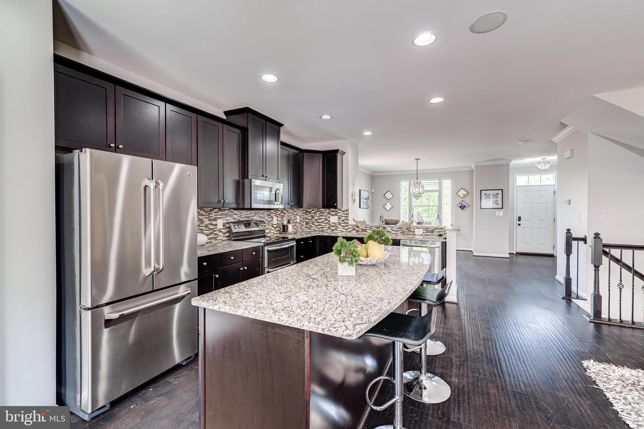 VANTAGE POINT SOUTH - Residential