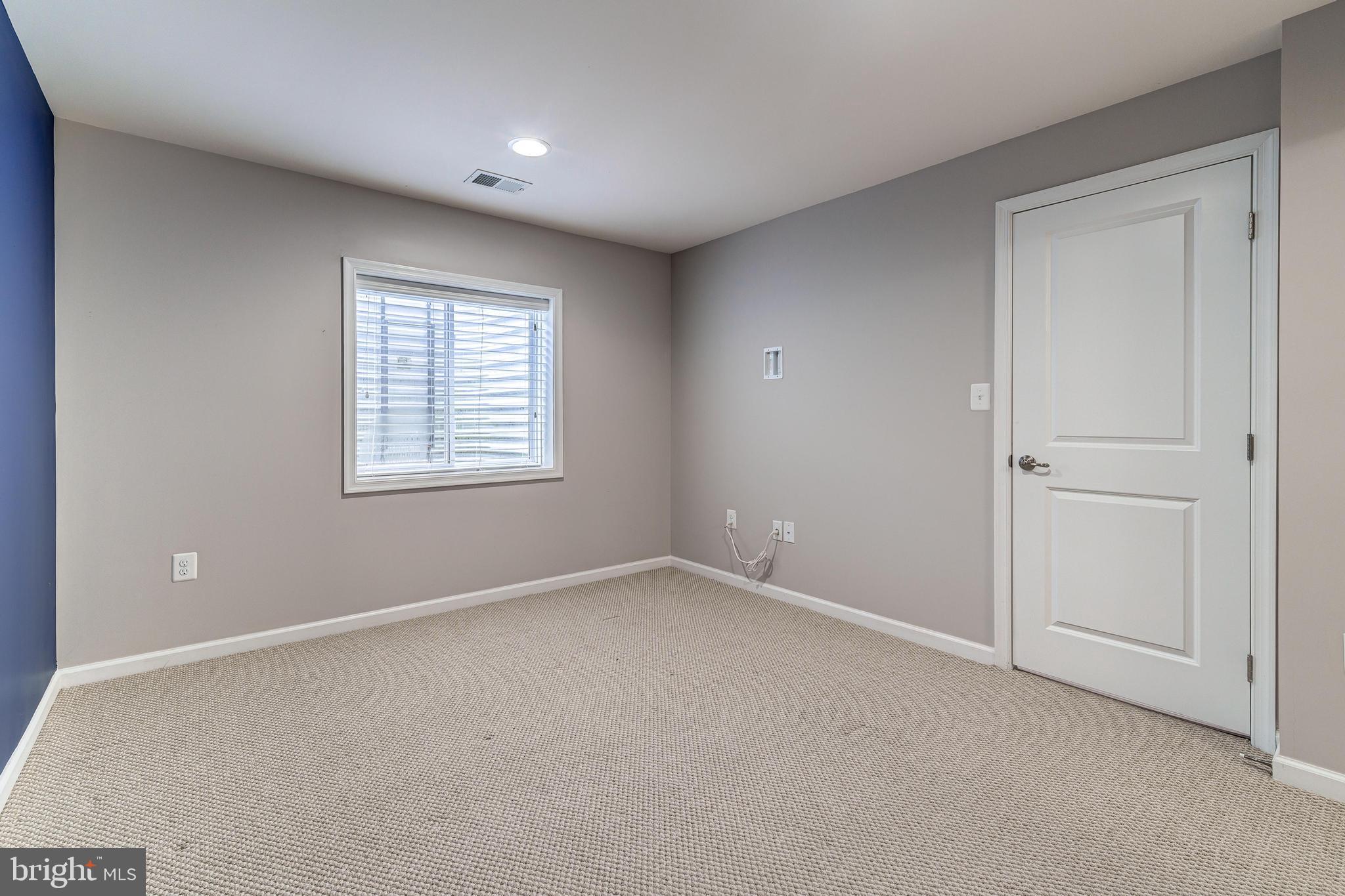 VANTAGE POINT SOUTH - Residential