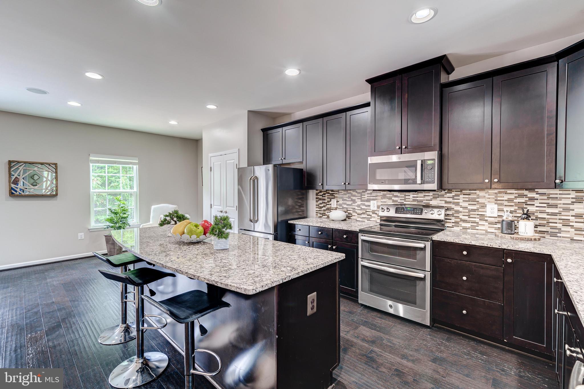 VANTAGE POINT SOUTH - Residential