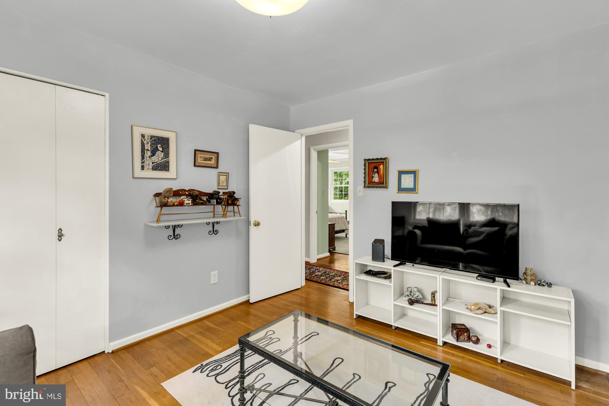 LAKE BARCROFT - Residential