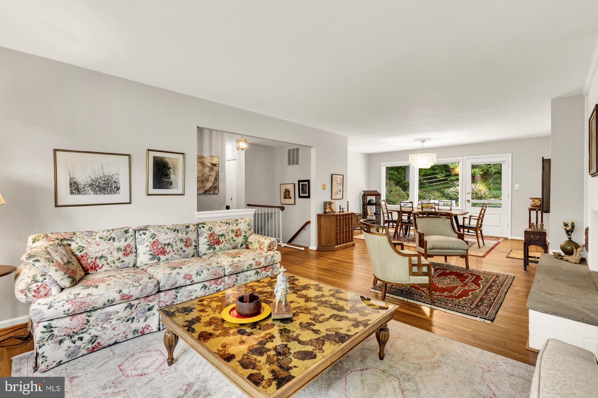 LAKE BARCROFT - Residential