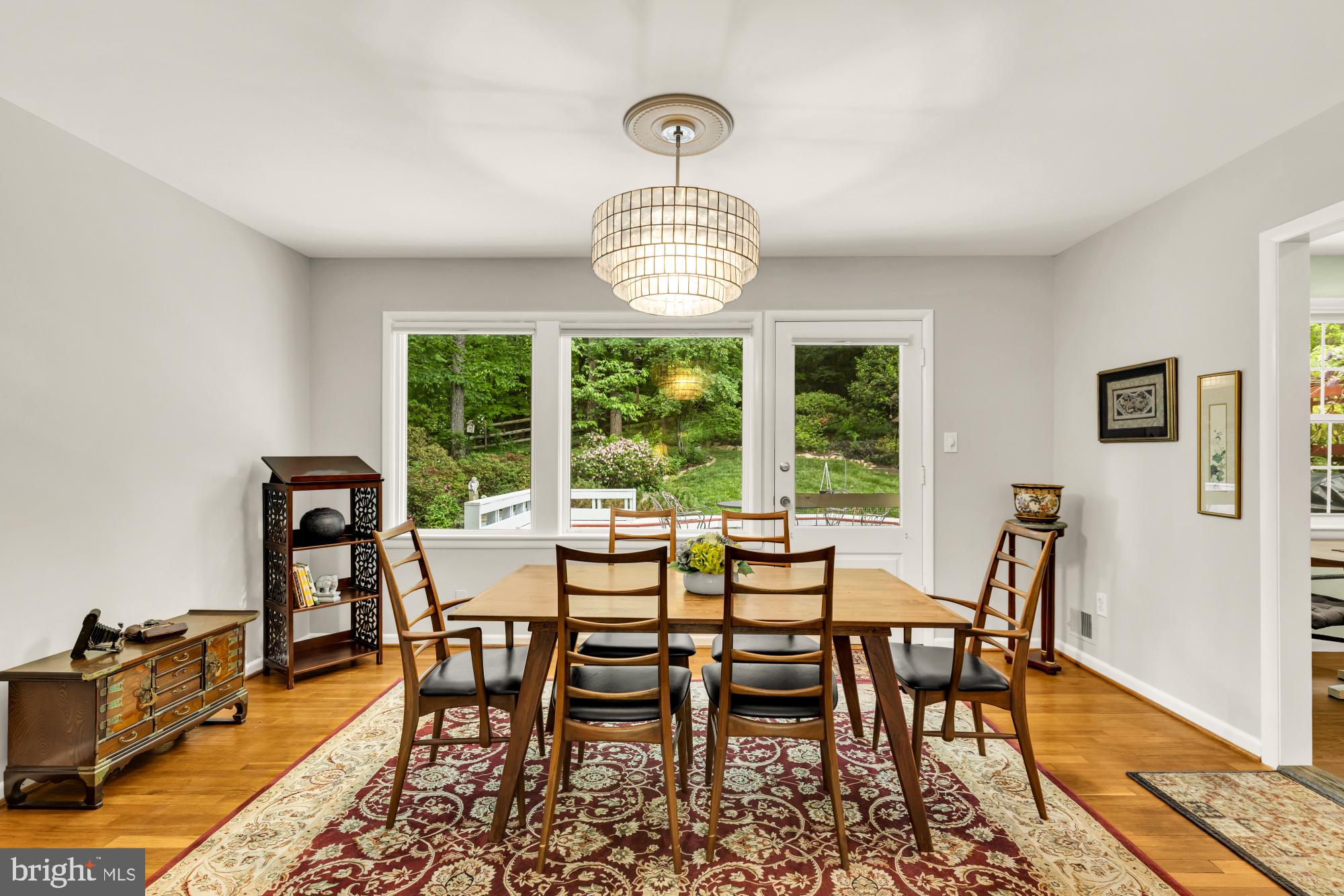 LAKE BARCROFT - Residential