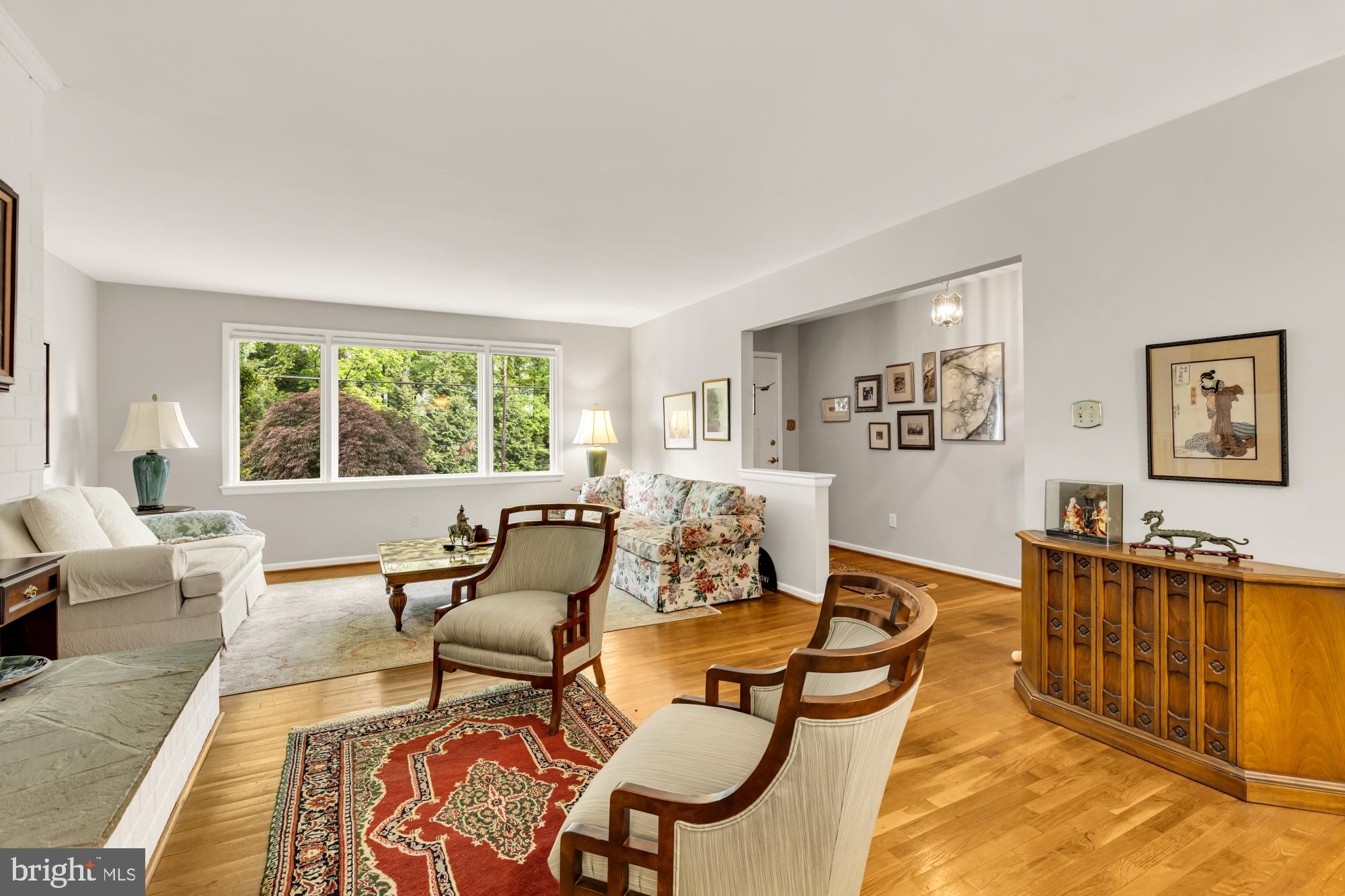 LAKE BARCROFT - Residential