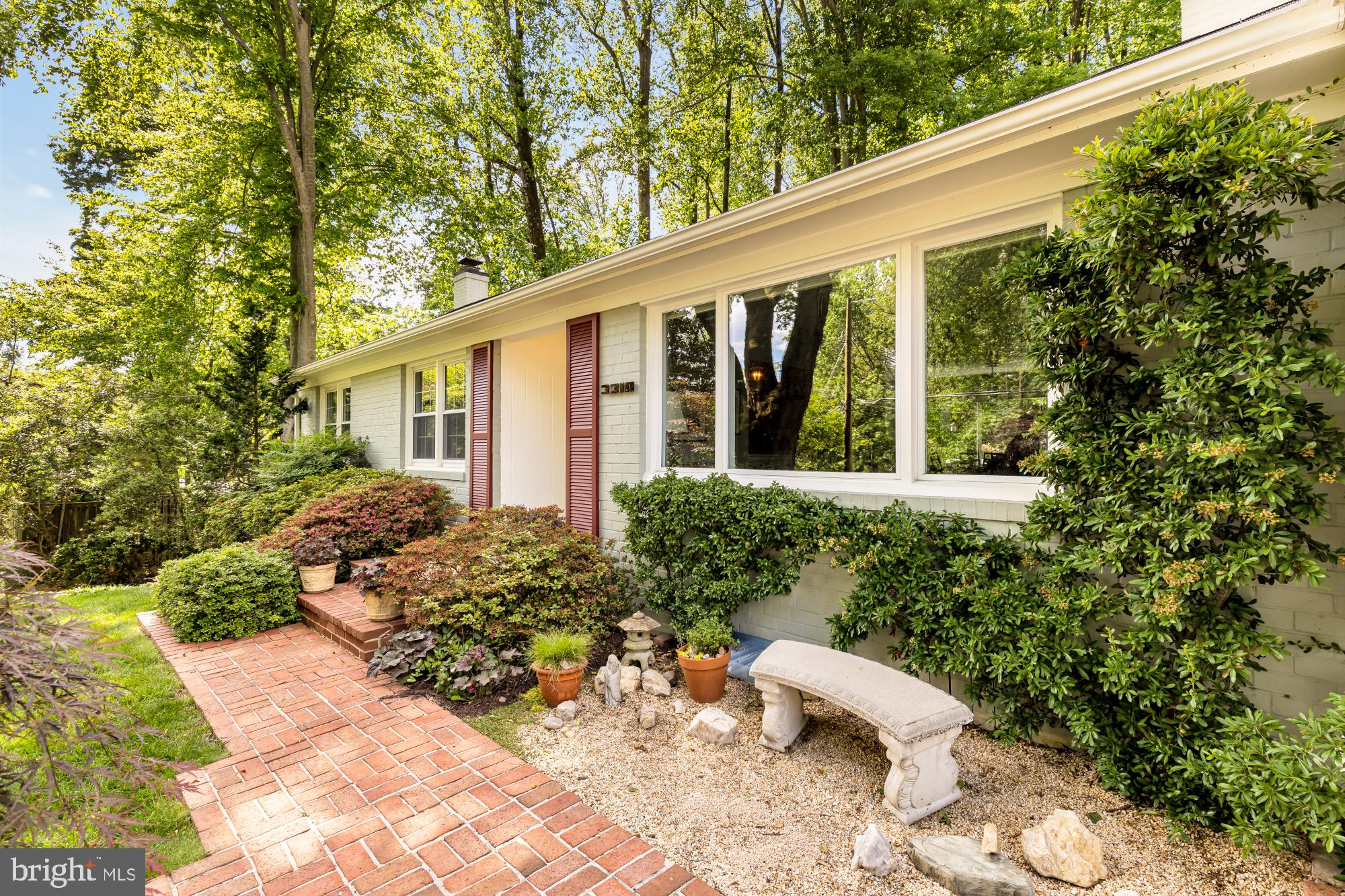 LAKE BARCROFT - Residential
