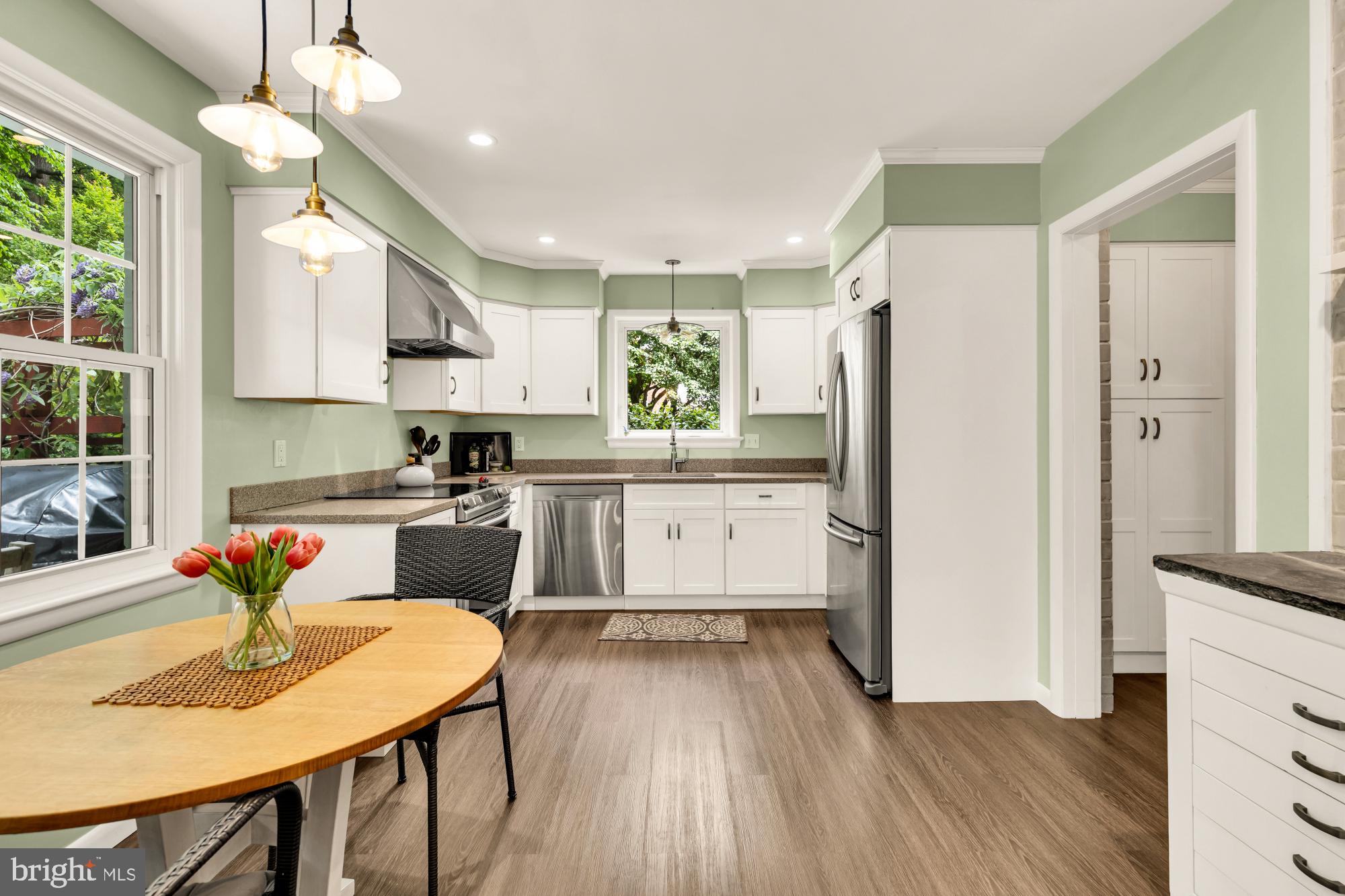 LAKE BARCROFT - Residential