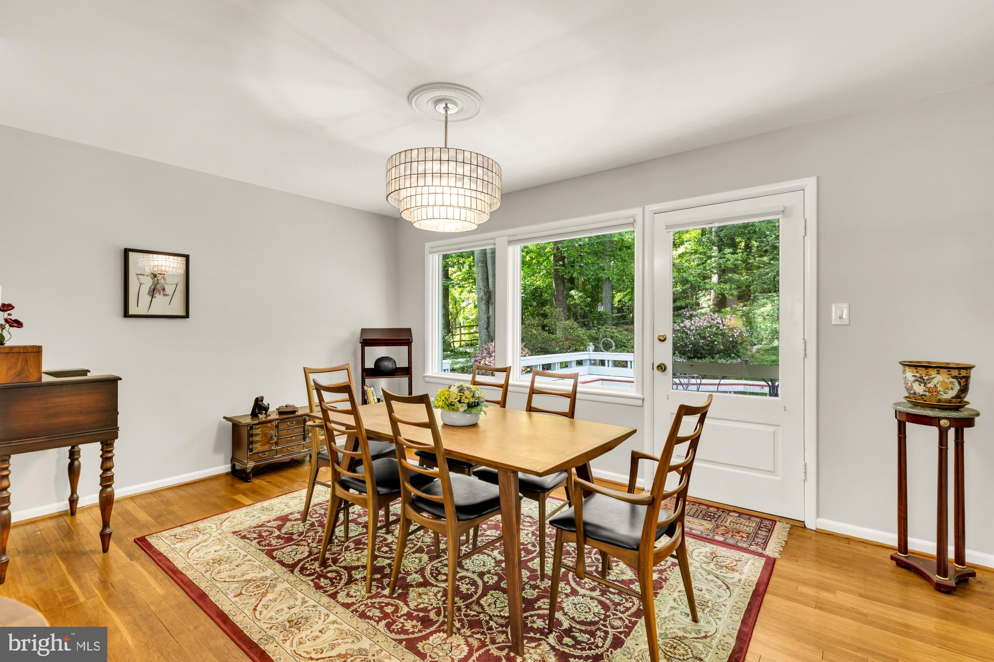 LAKE BARCROFT - Residential