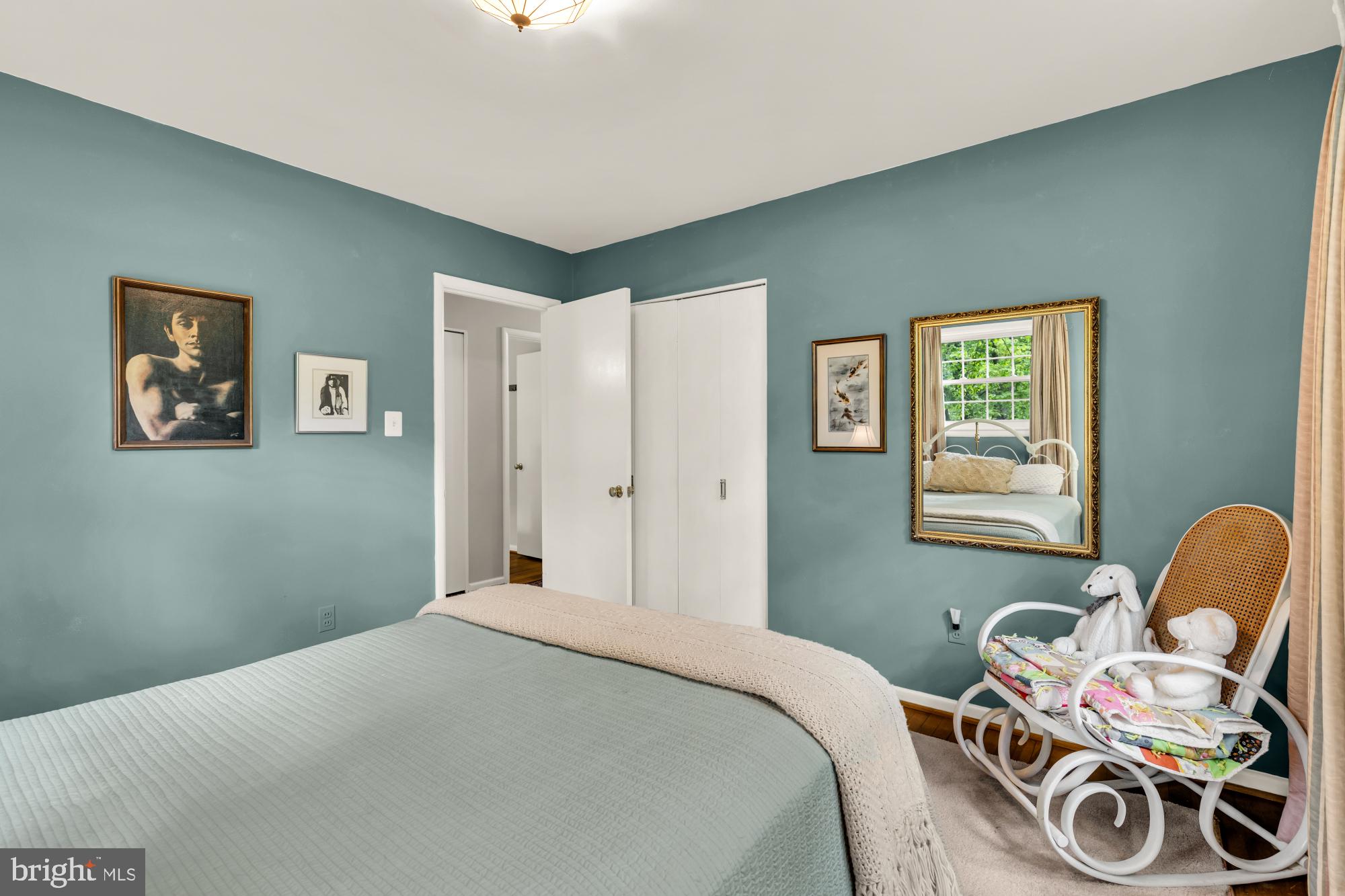LAKE BARCROFT - Residential