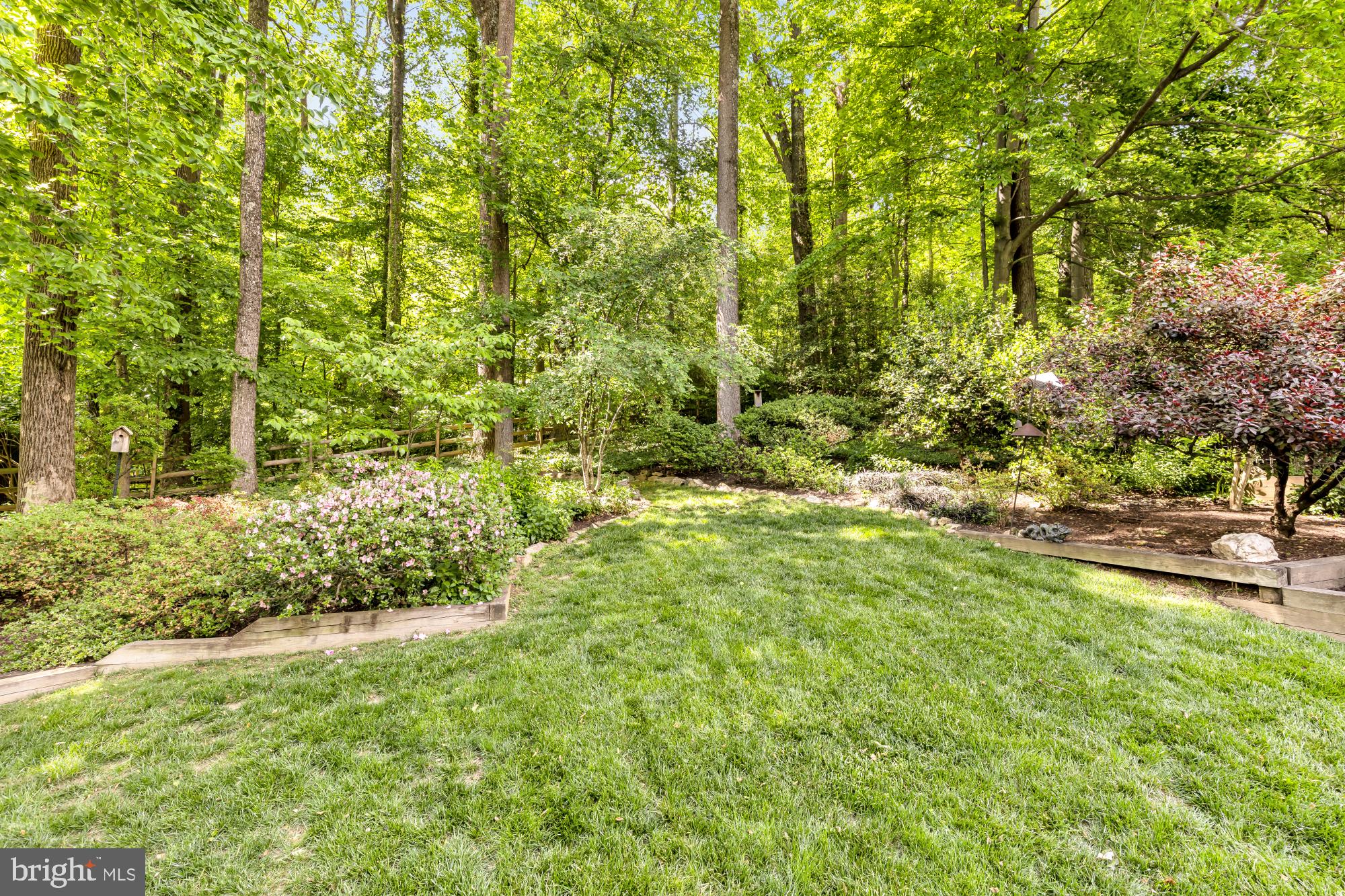 LAKE BARCROFT - Residential