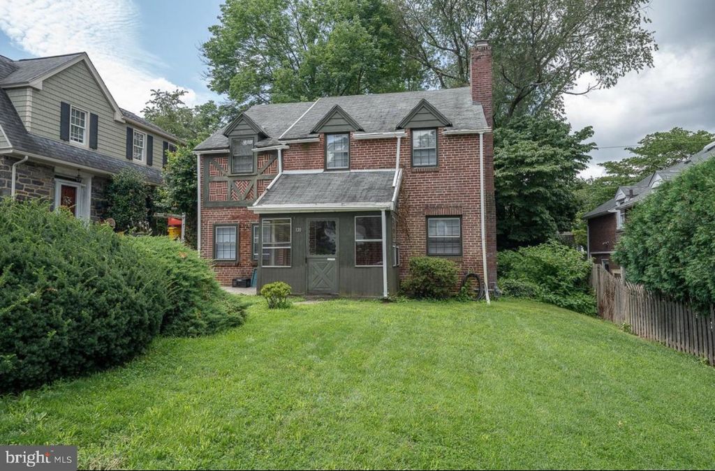 Photo of 130 Crosshill Road, WYNNEWOOD, PA 19096 (MLS # PAMC2162616)