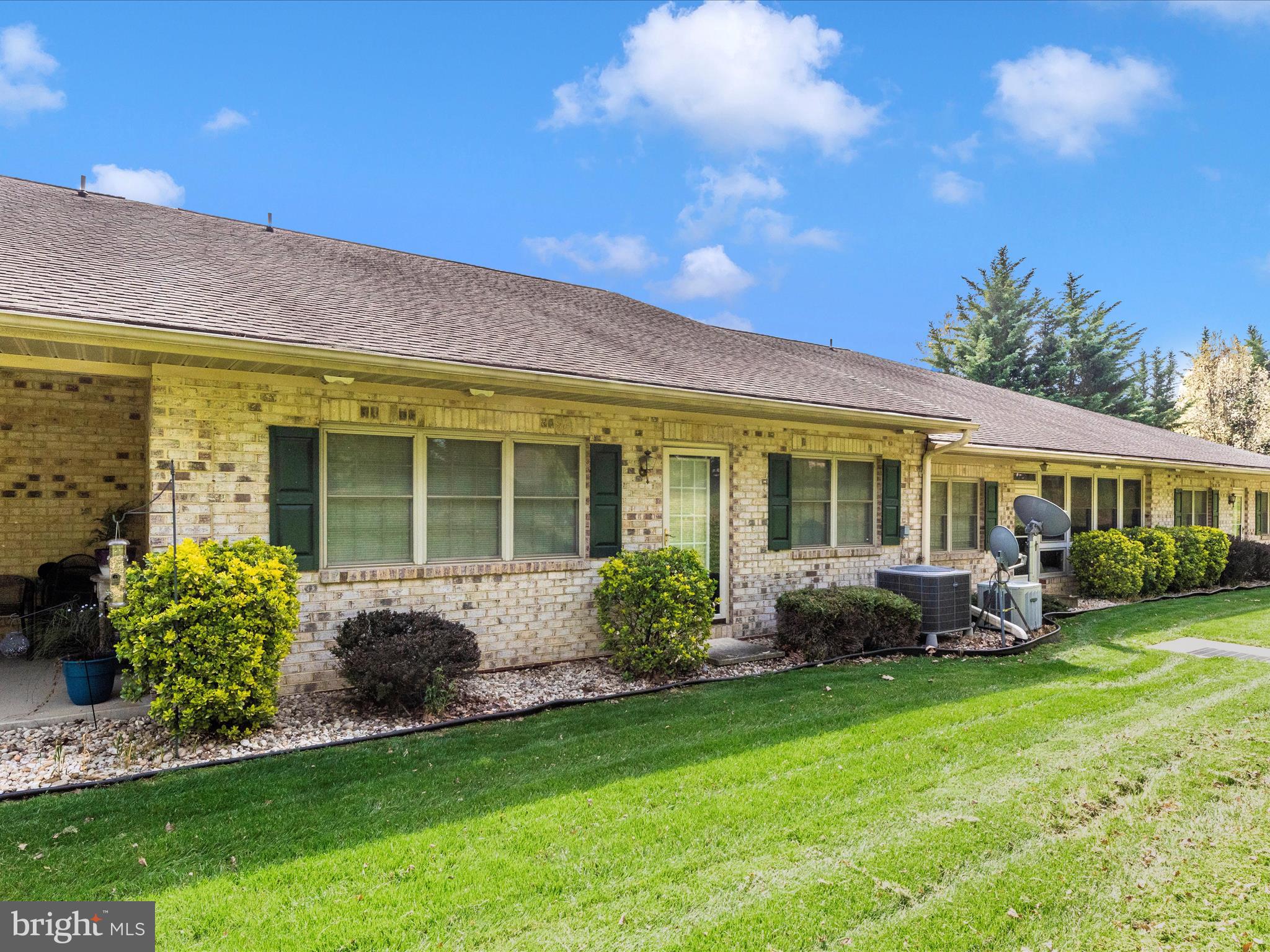 CORTLAND MANOR - Residential