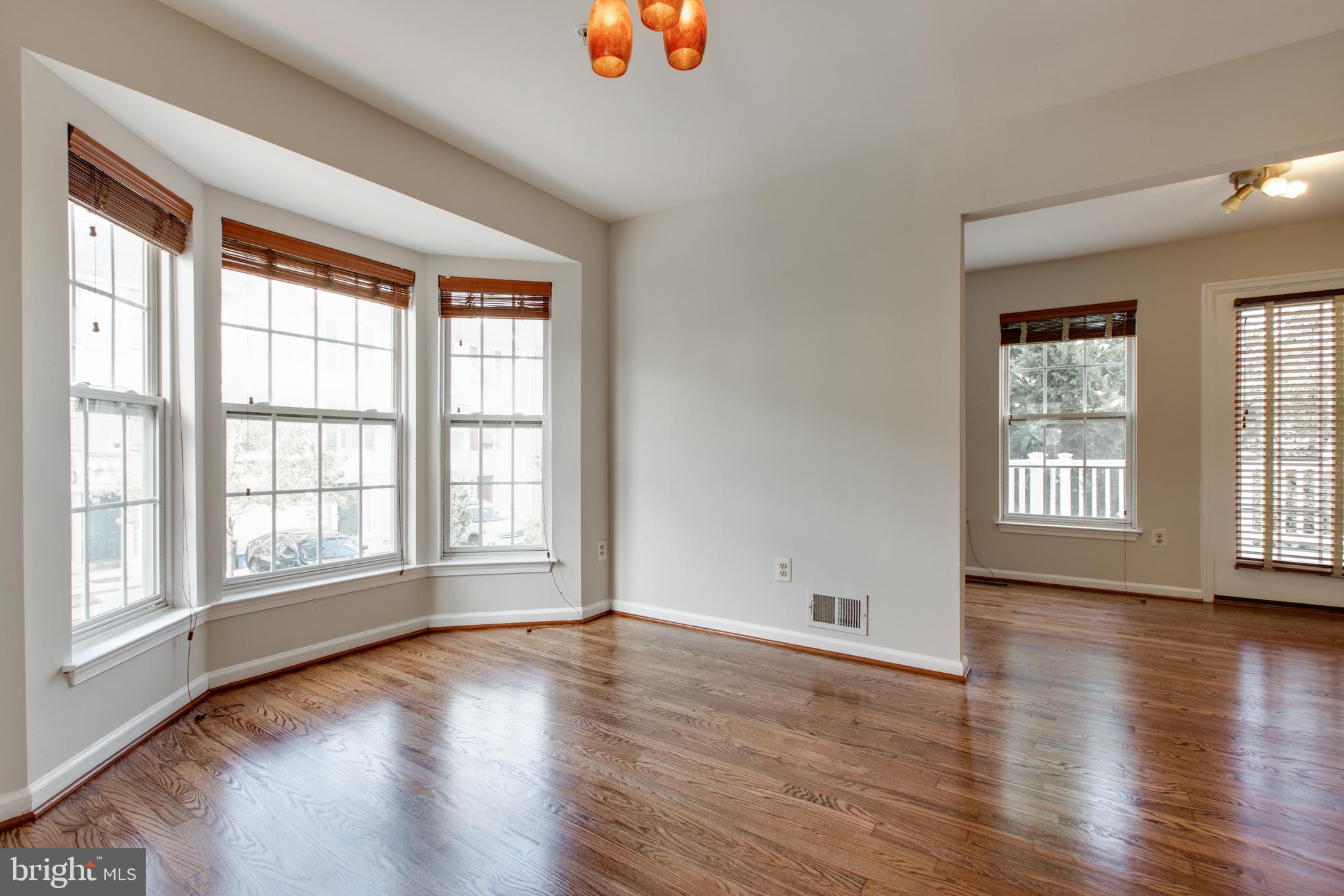 VILLAGE TOWNS - Residential