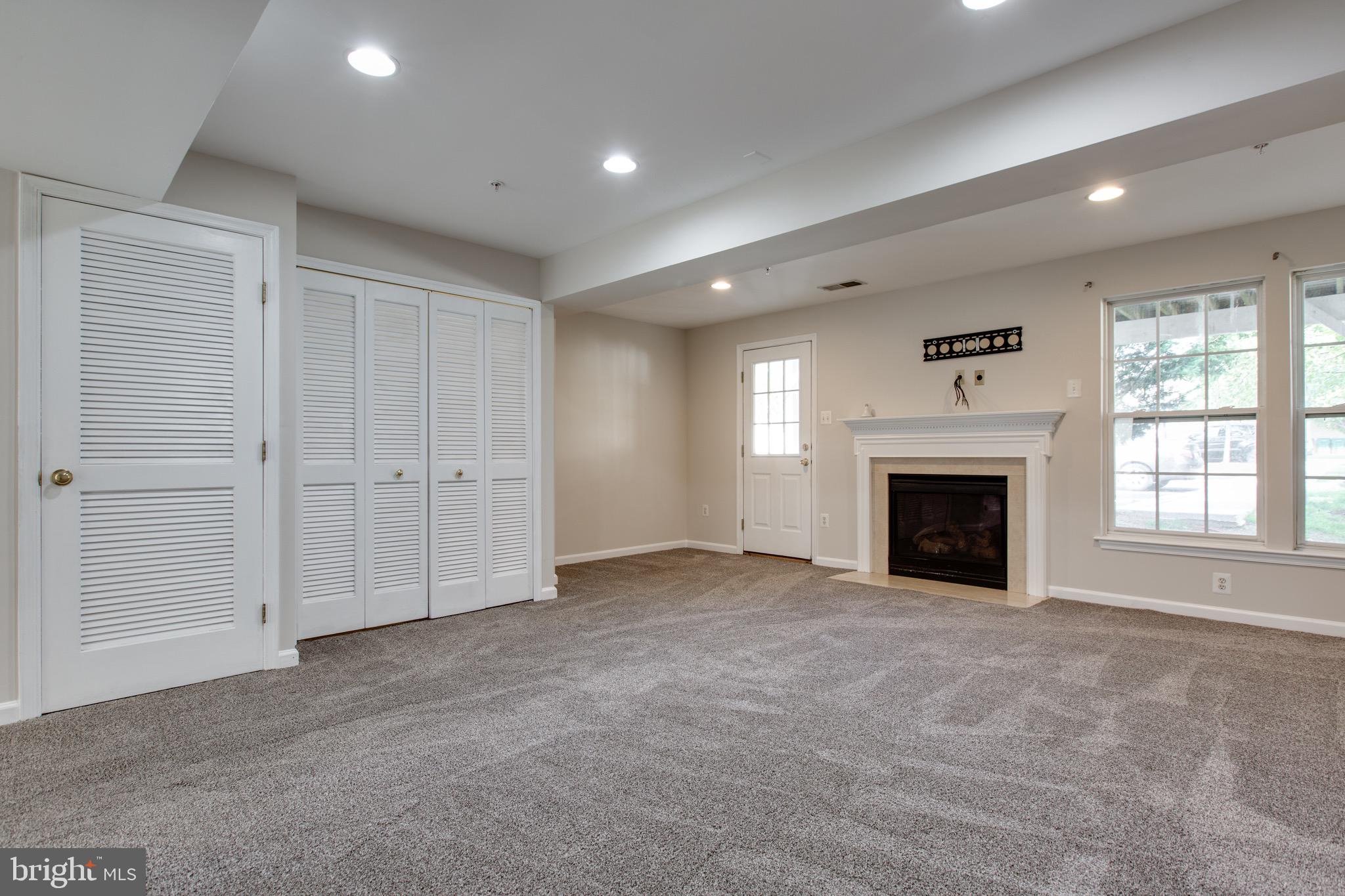 VILLAGE TOWNS - Residential