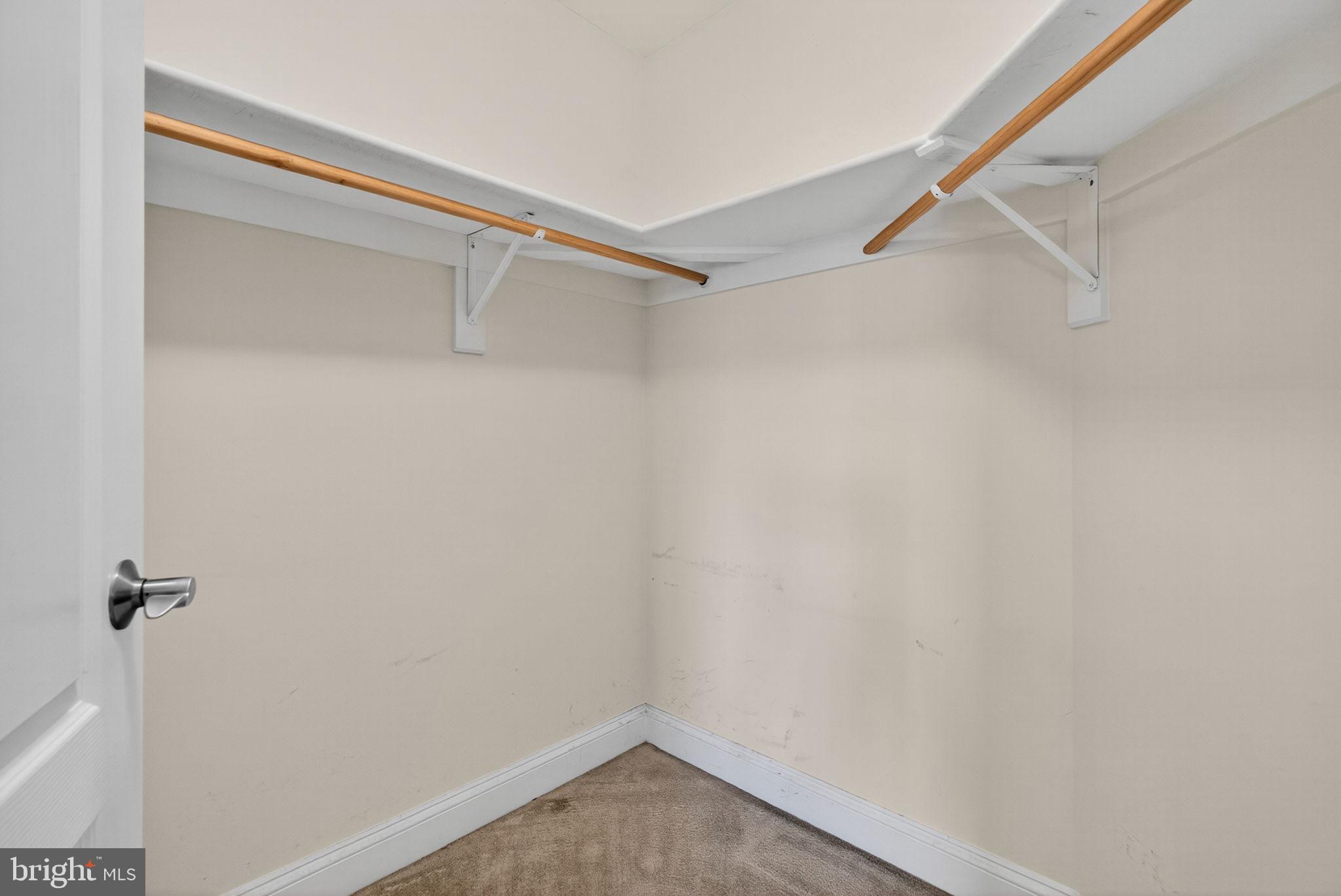 BROOKFIELD - Residential