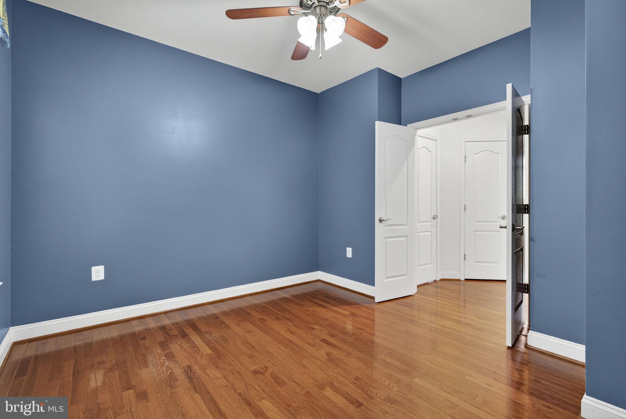 BROOKFIELD - Residential