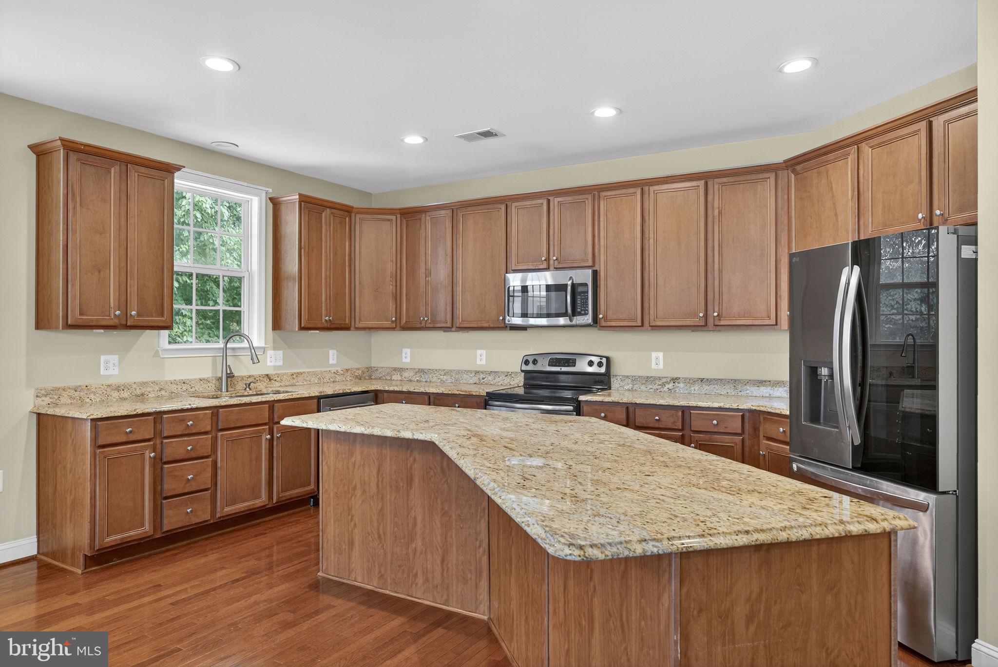 BROOKFIELD - Residential