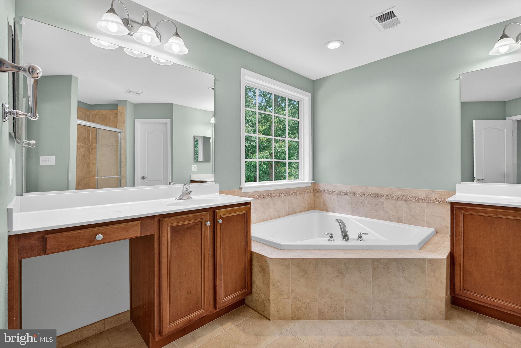 BROOKFIELD - Residential