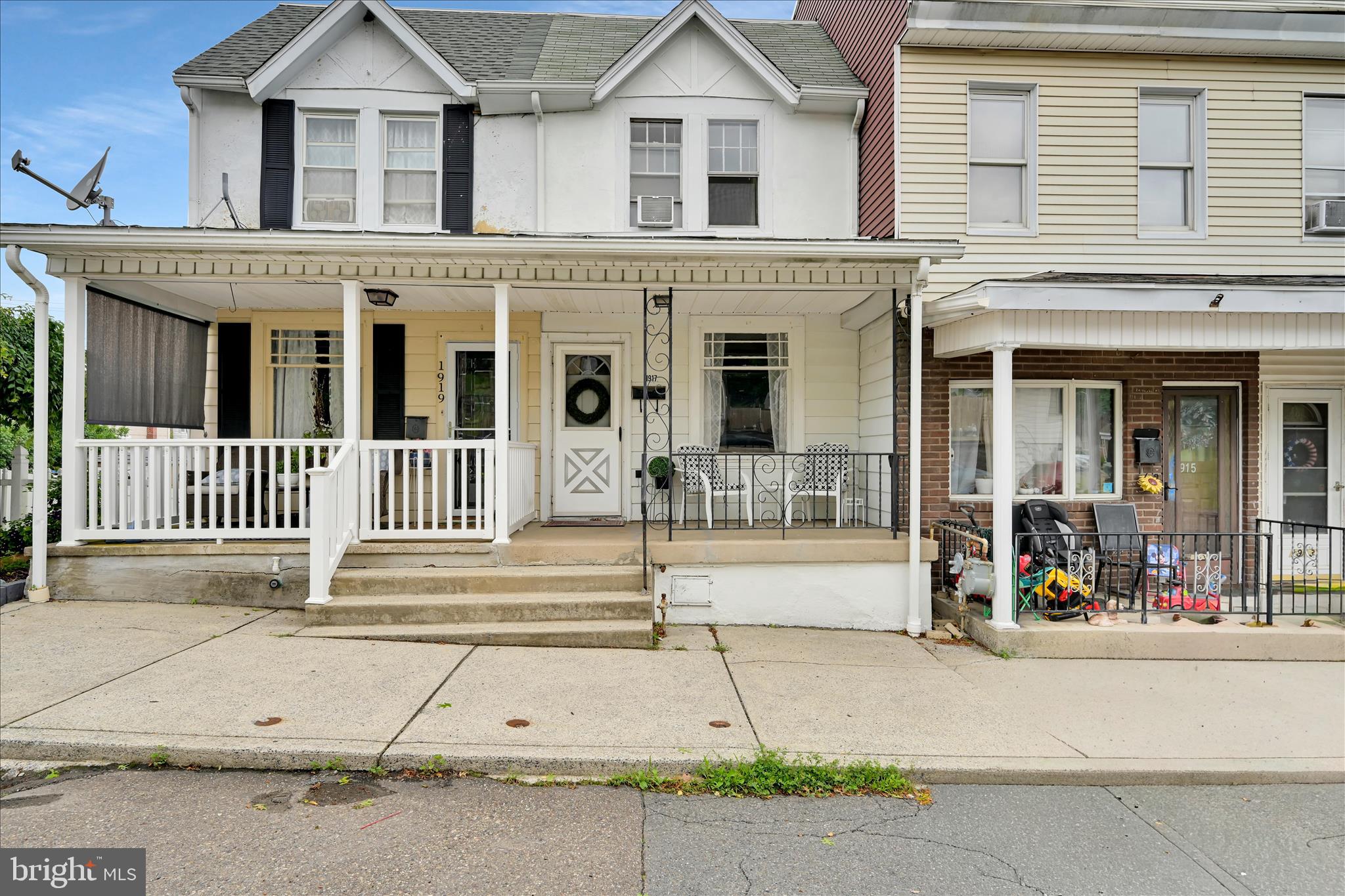 1917 W WALNUT STREET