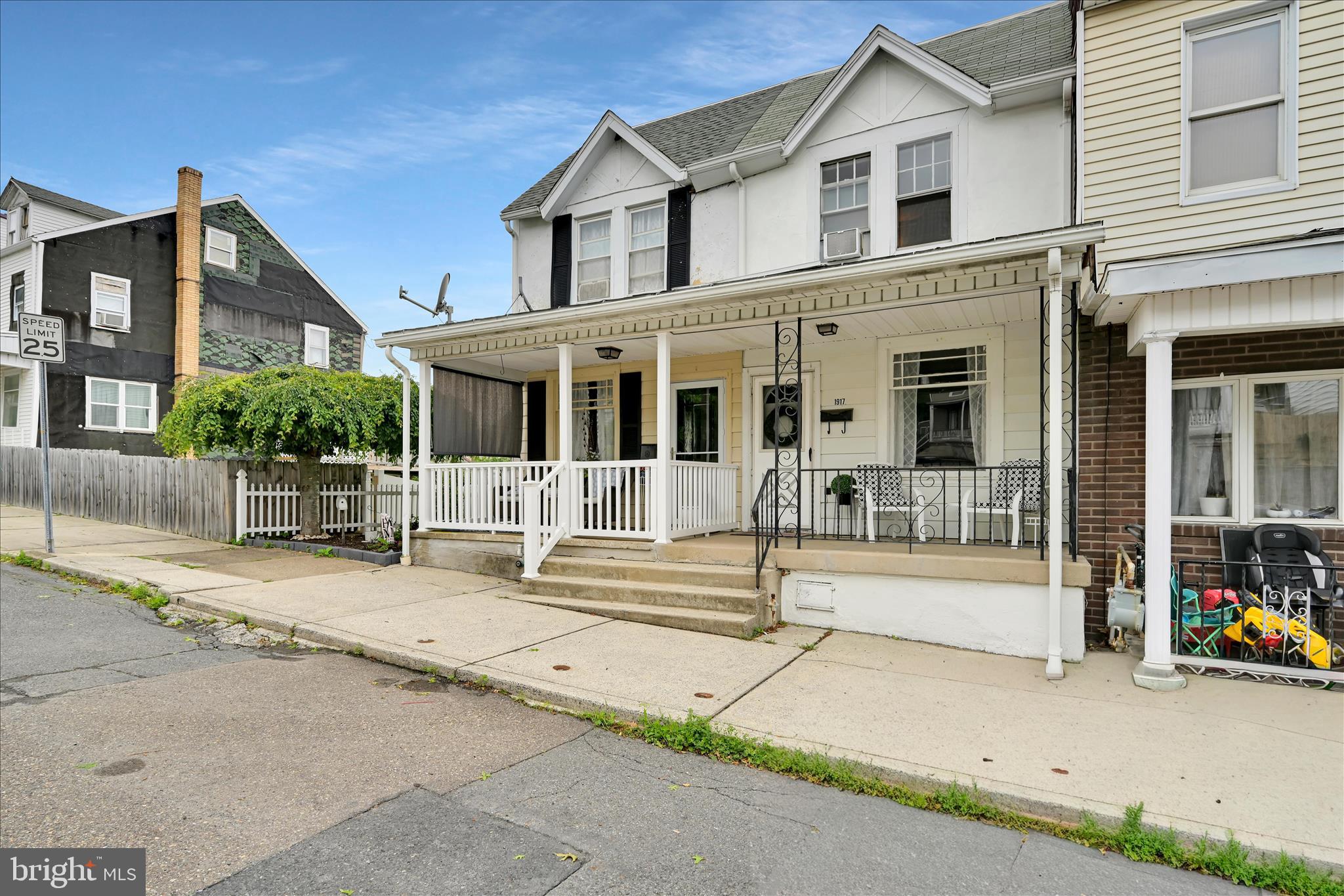 1917 W WALNUT STREET