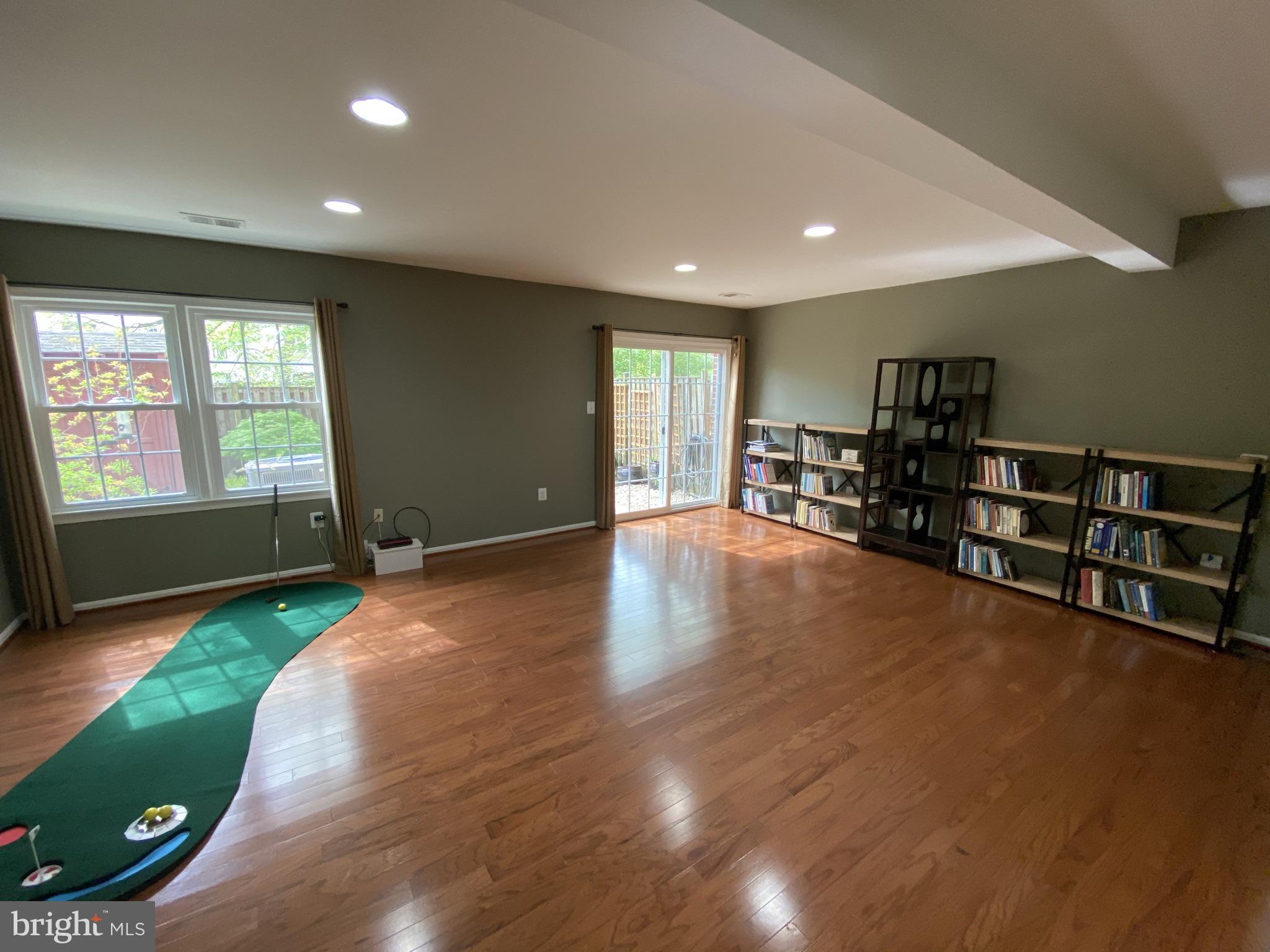 KINGS PARK WEST - Residential