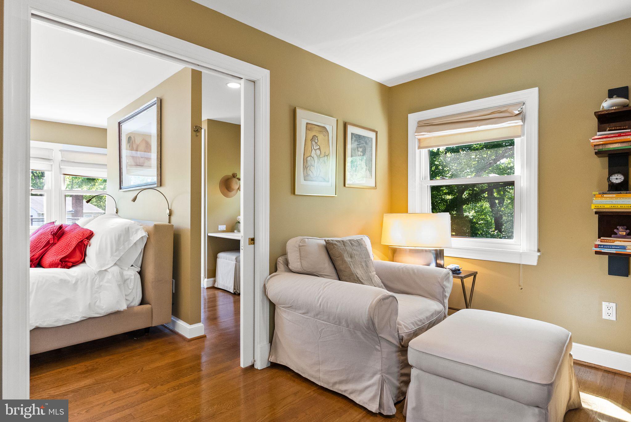 LAKE BARCROFT - Residential
