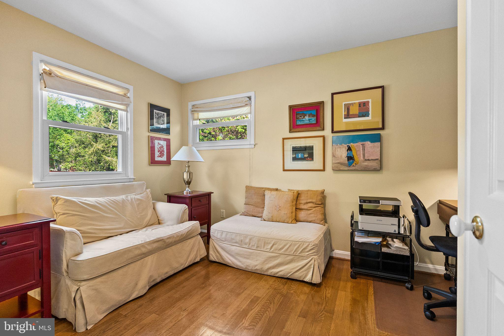 LAKE BARCROFT - Residential