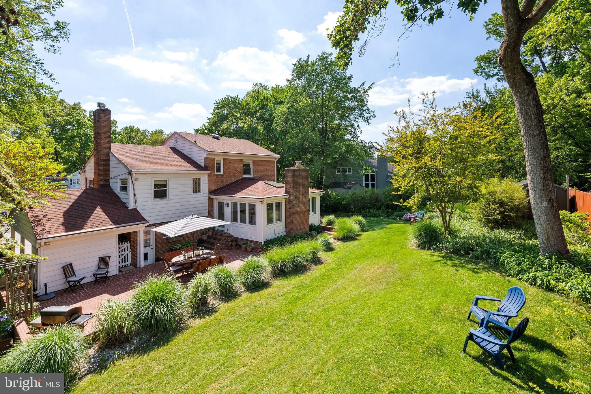 LAKE BARCROFT - Residential