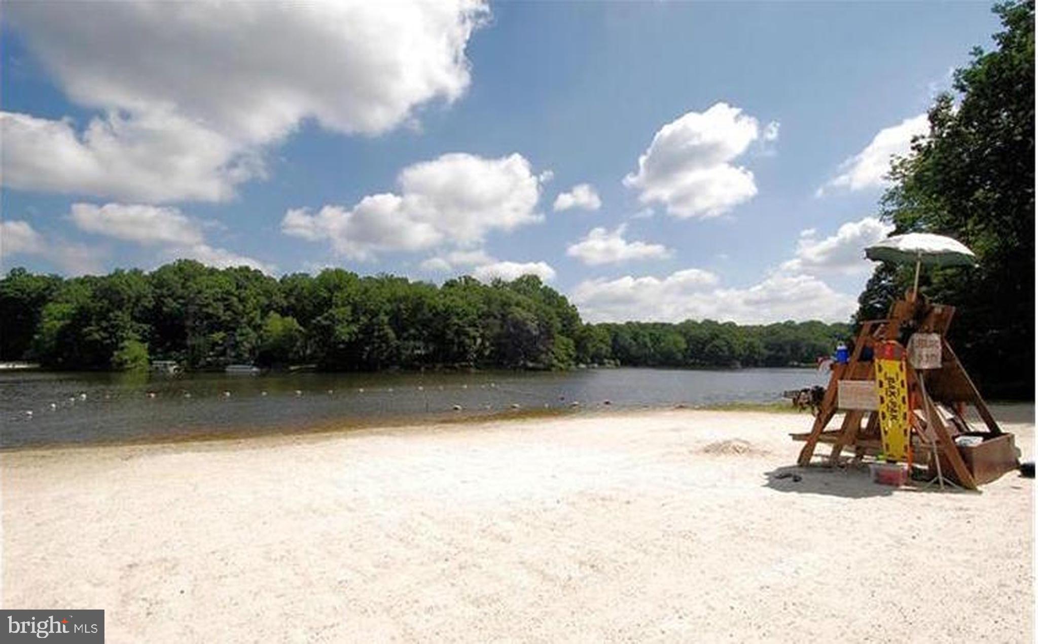LAKE BARCROFT - Residential