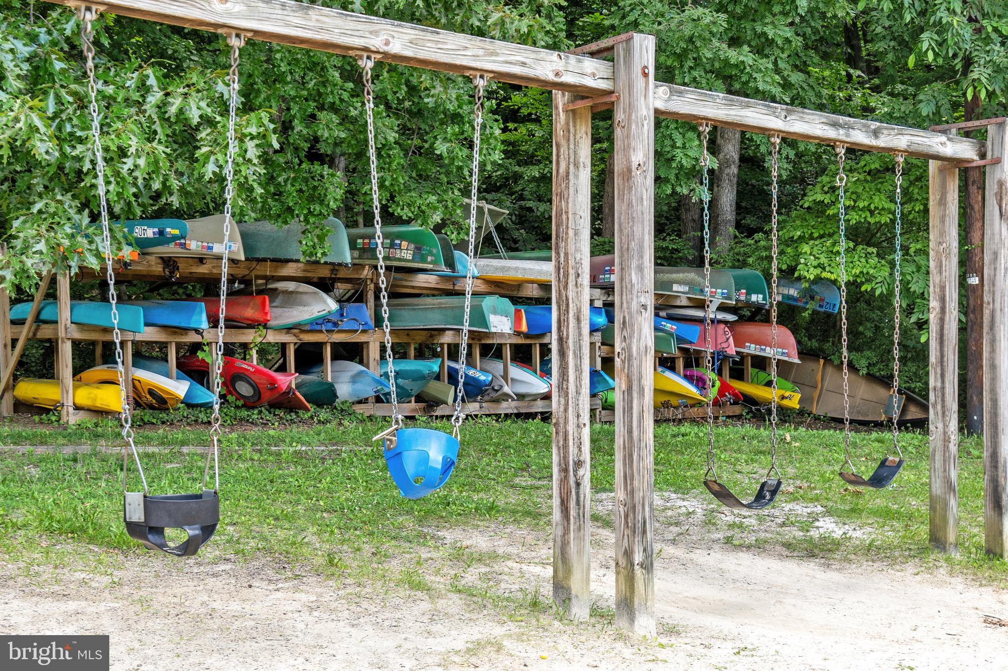 LAKE BARCROFT - Residential