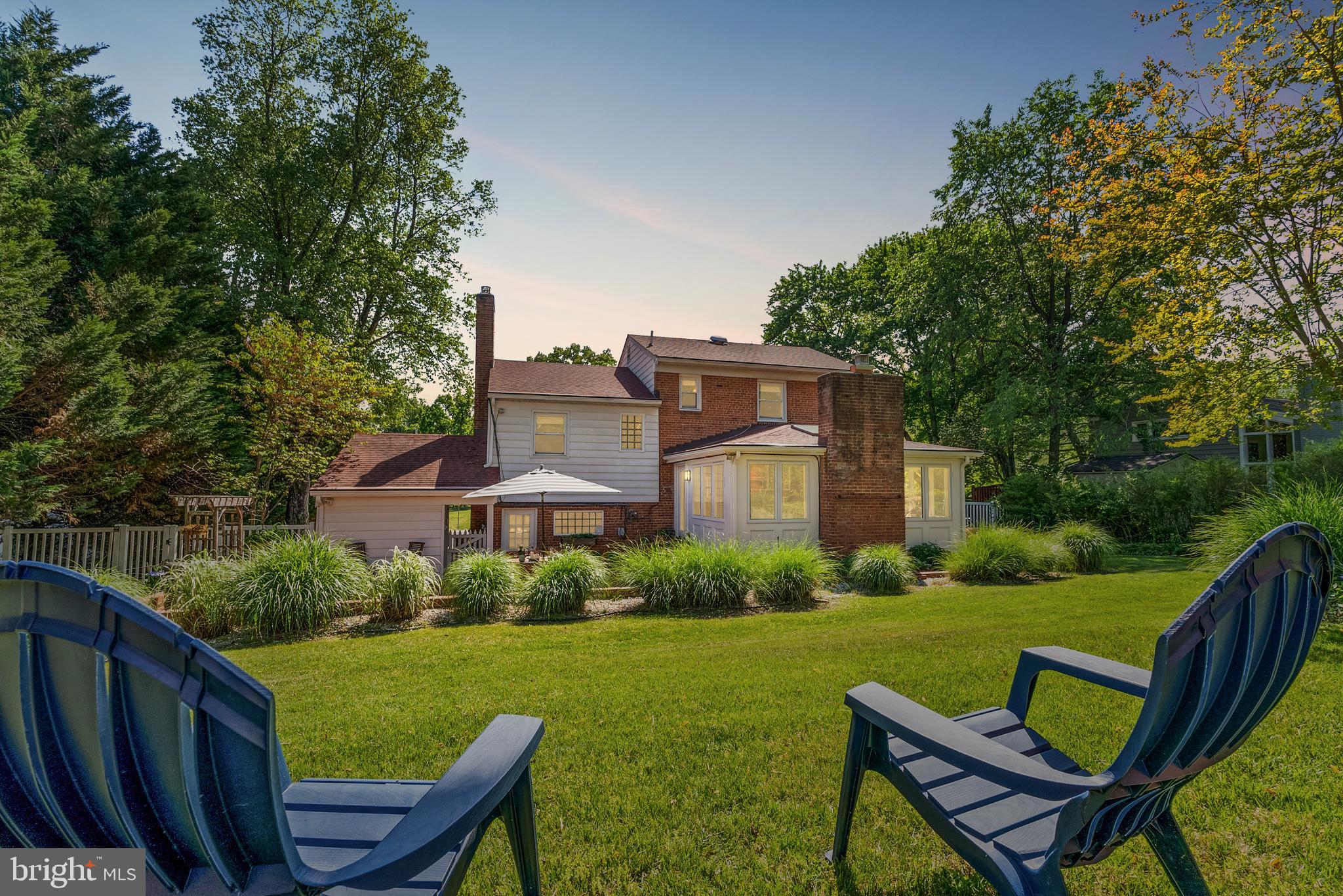 LAKE BARCROFT - Residential