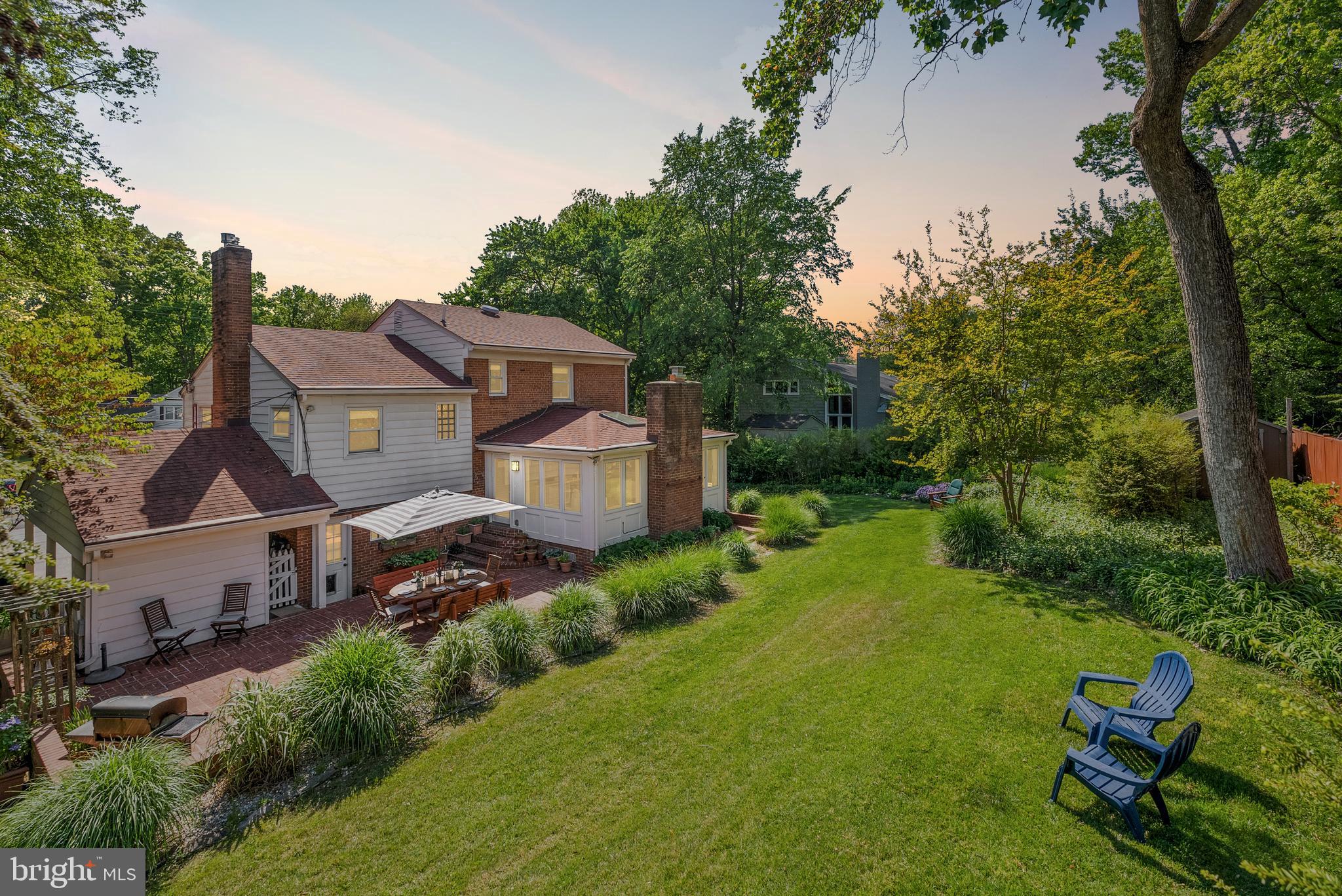 LAKE BARCROFT - Residential